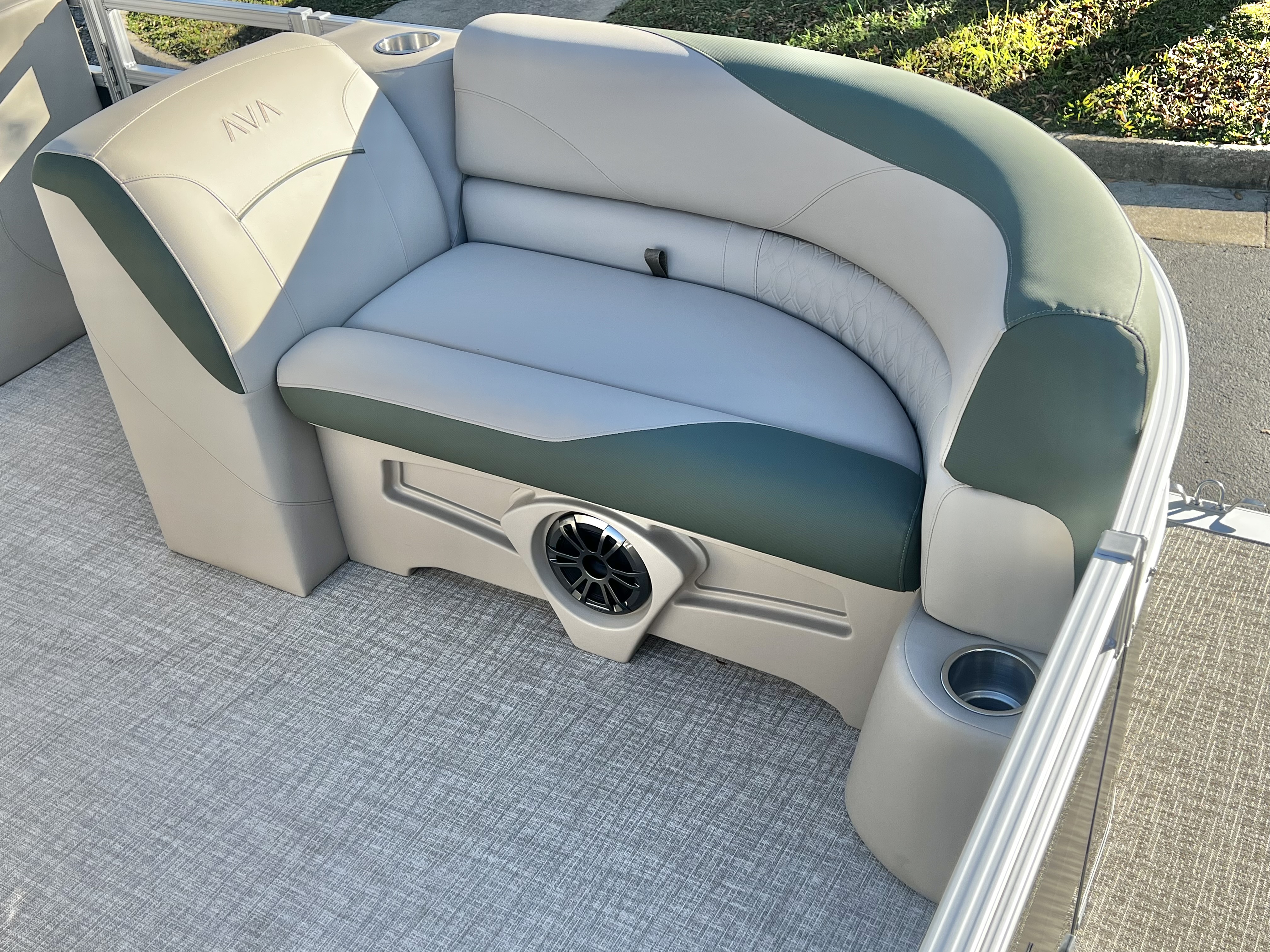 2026 Avalon Venture 85 21' Versatile Rear Bench - IN STOCK