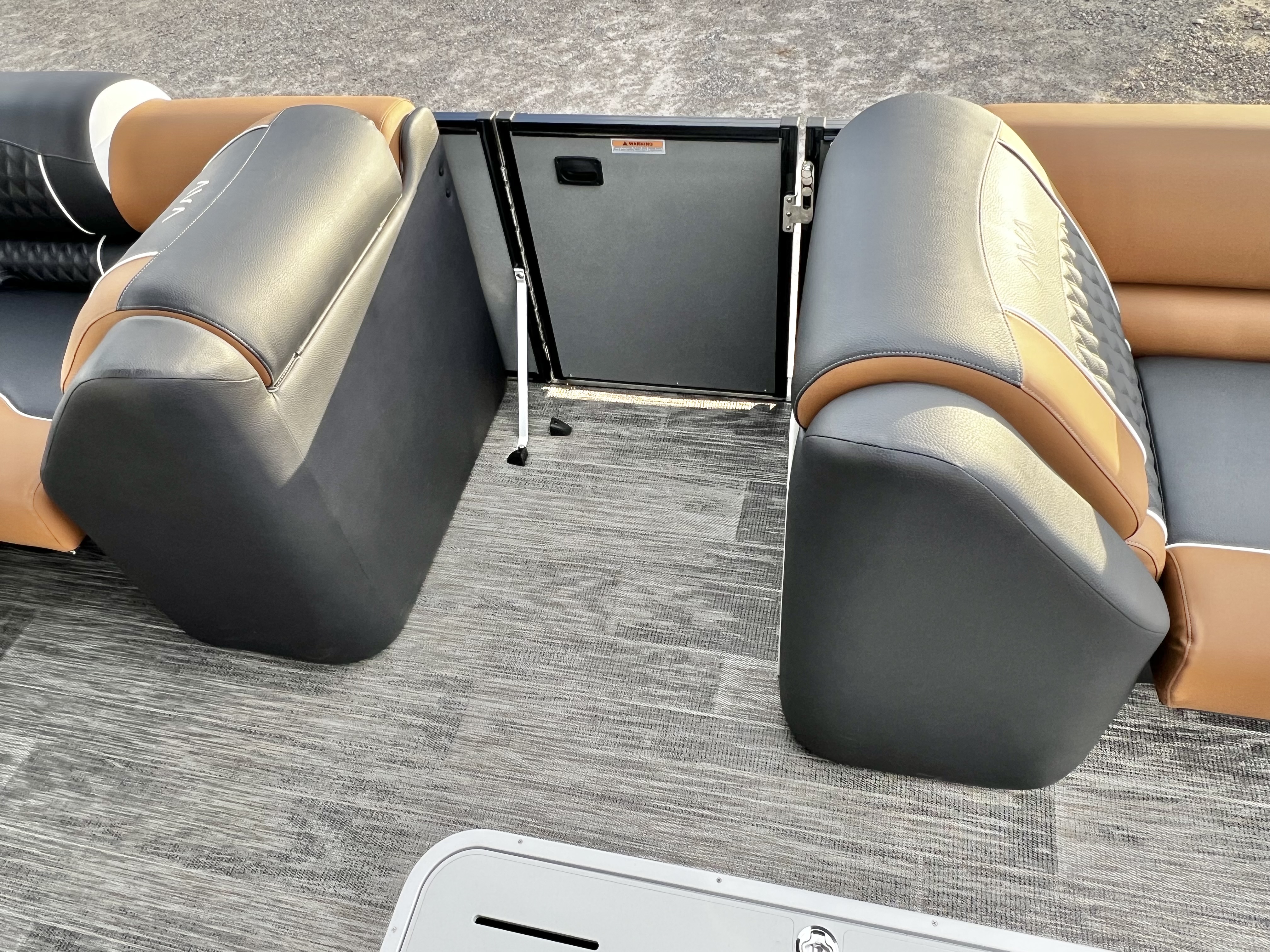 2026 Avalon Excalibur LTD 25' Flex Lounge Triple-Toon - IN STOCK - $154,718