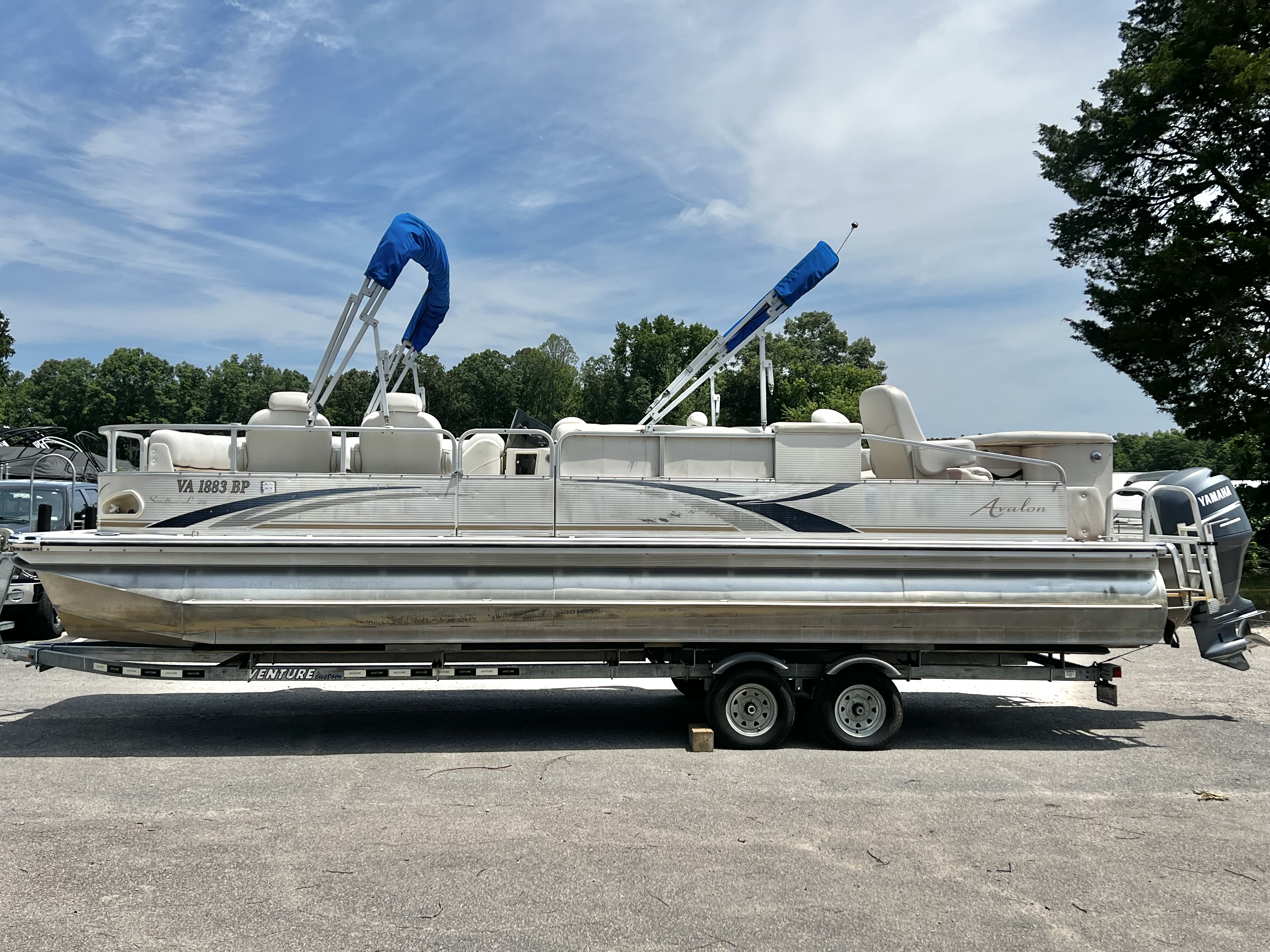 Used 2009 Avalon Paradise 26' Sandbar Triple-Toon - IN STOCK