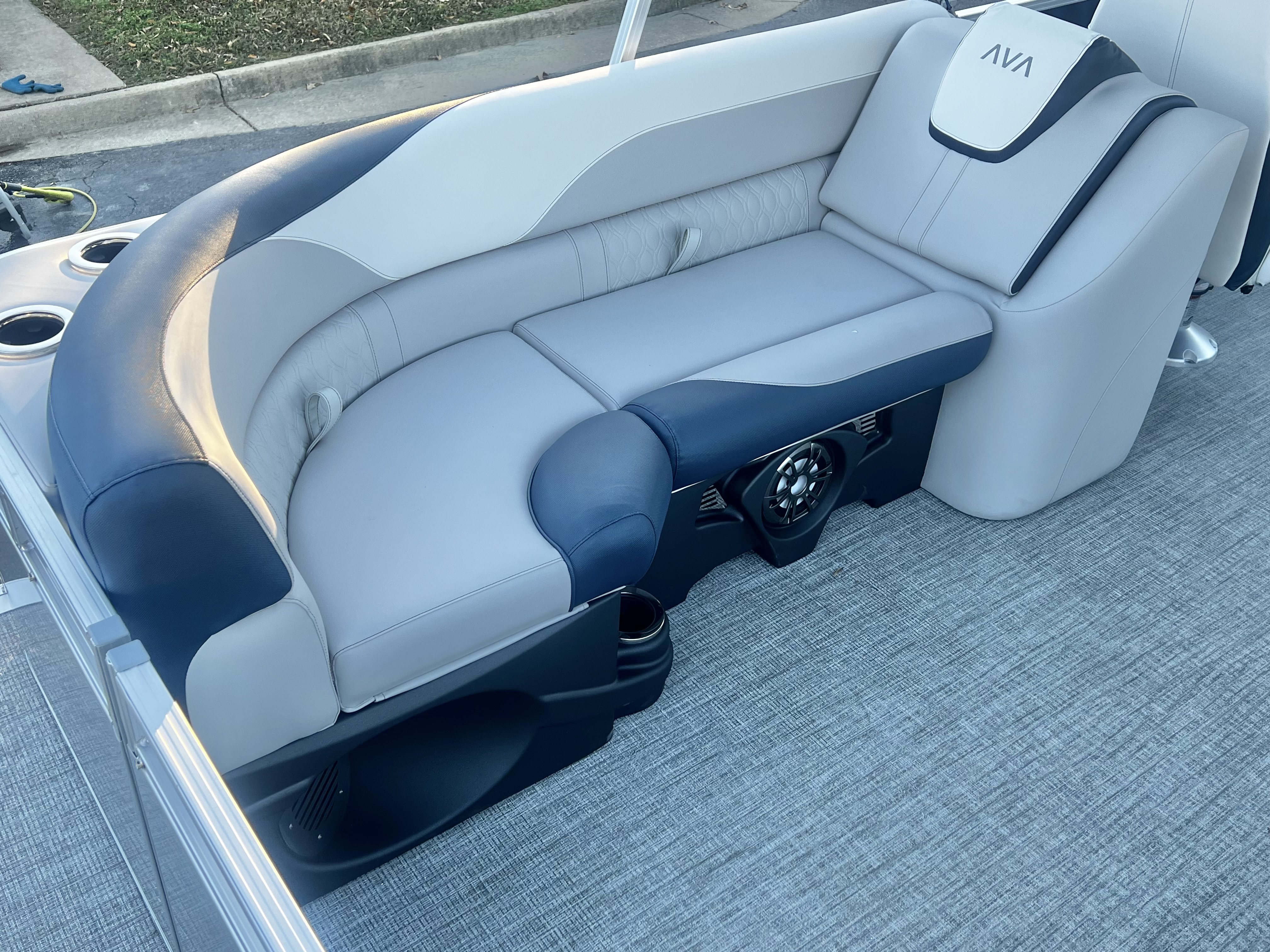 2026 Avalon LSZ 23' Quad Lounge Triple-Toon - IN STOCK - $61,416