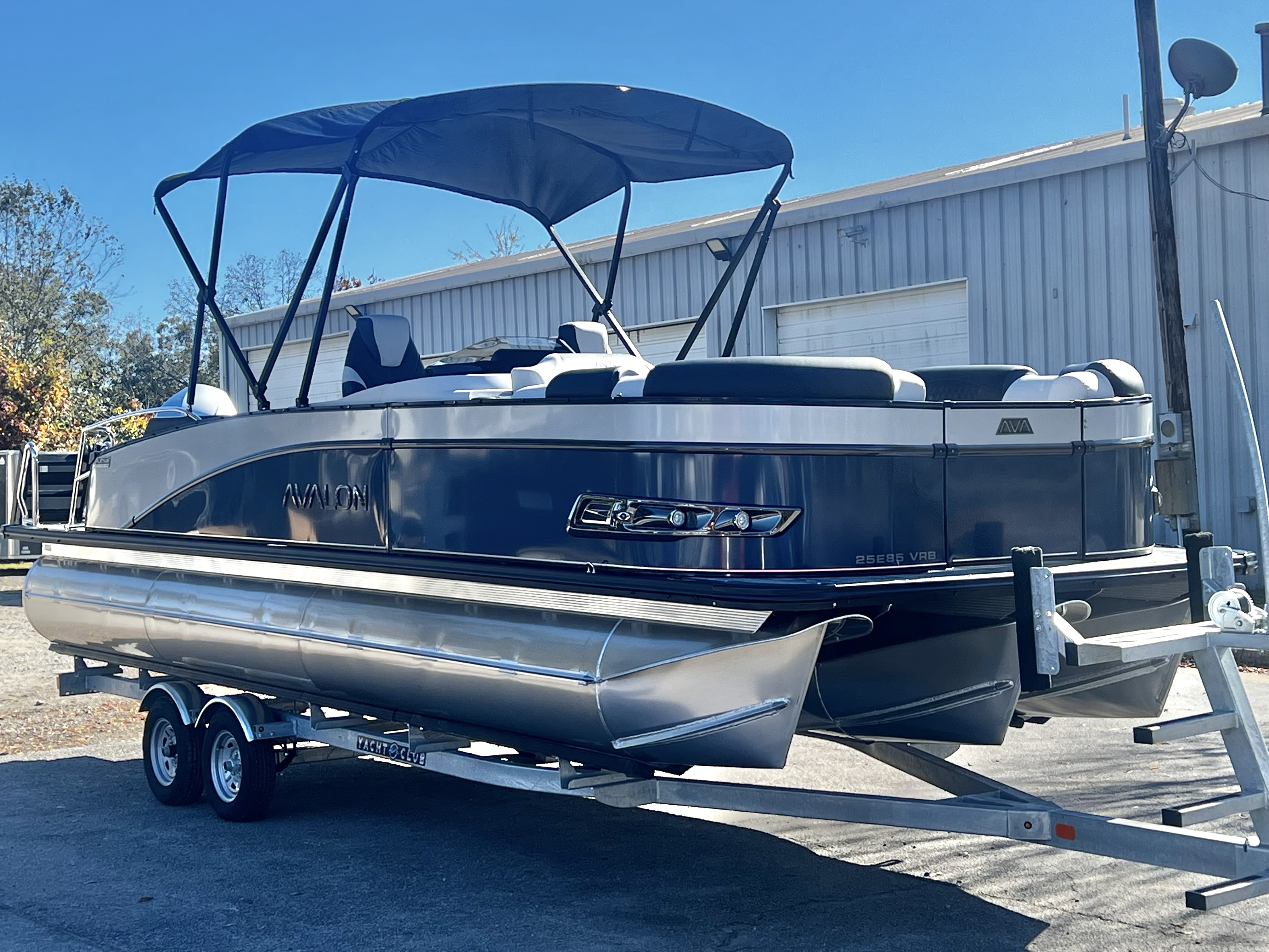 2026 Avalon Catalina 23' Versatile Rear Bench Triple-Toon - IN STOCK