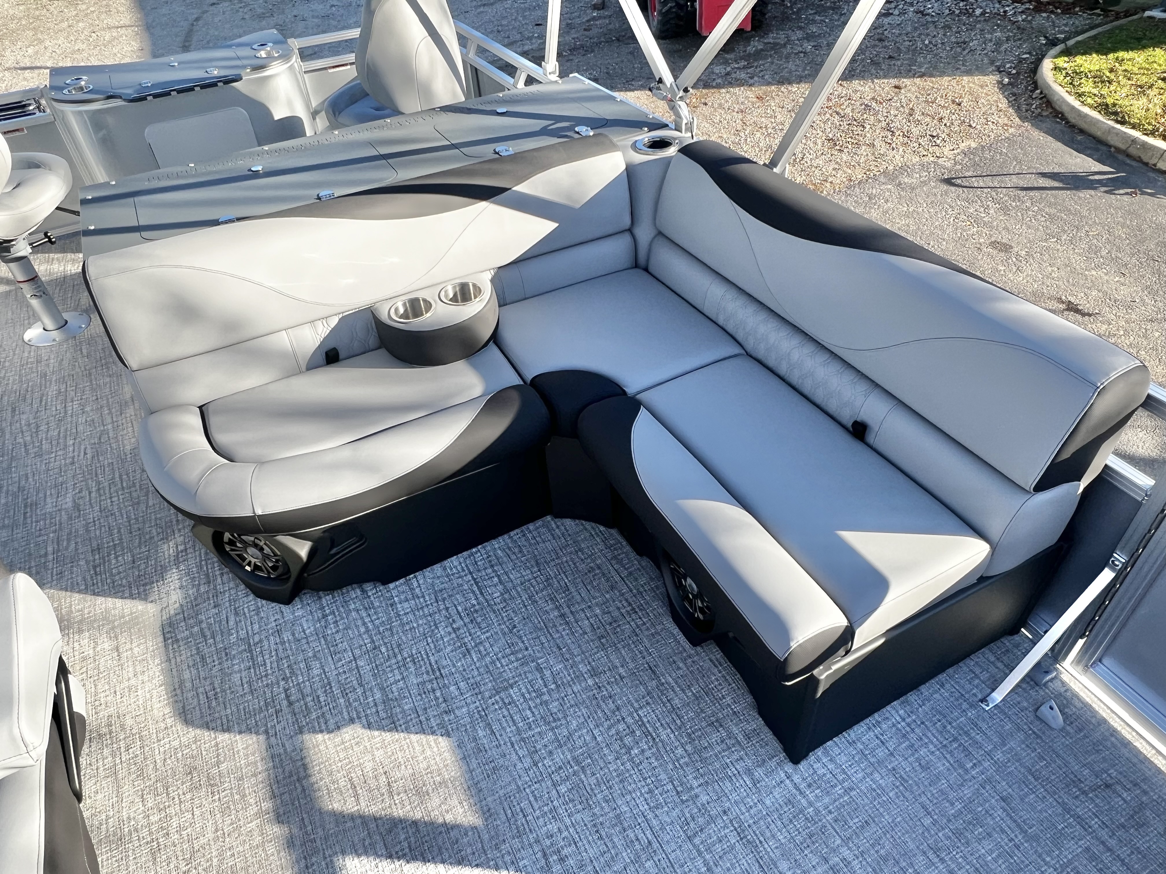 2026 Avalon Venture 85 23' Rear Fish - IN STOCK