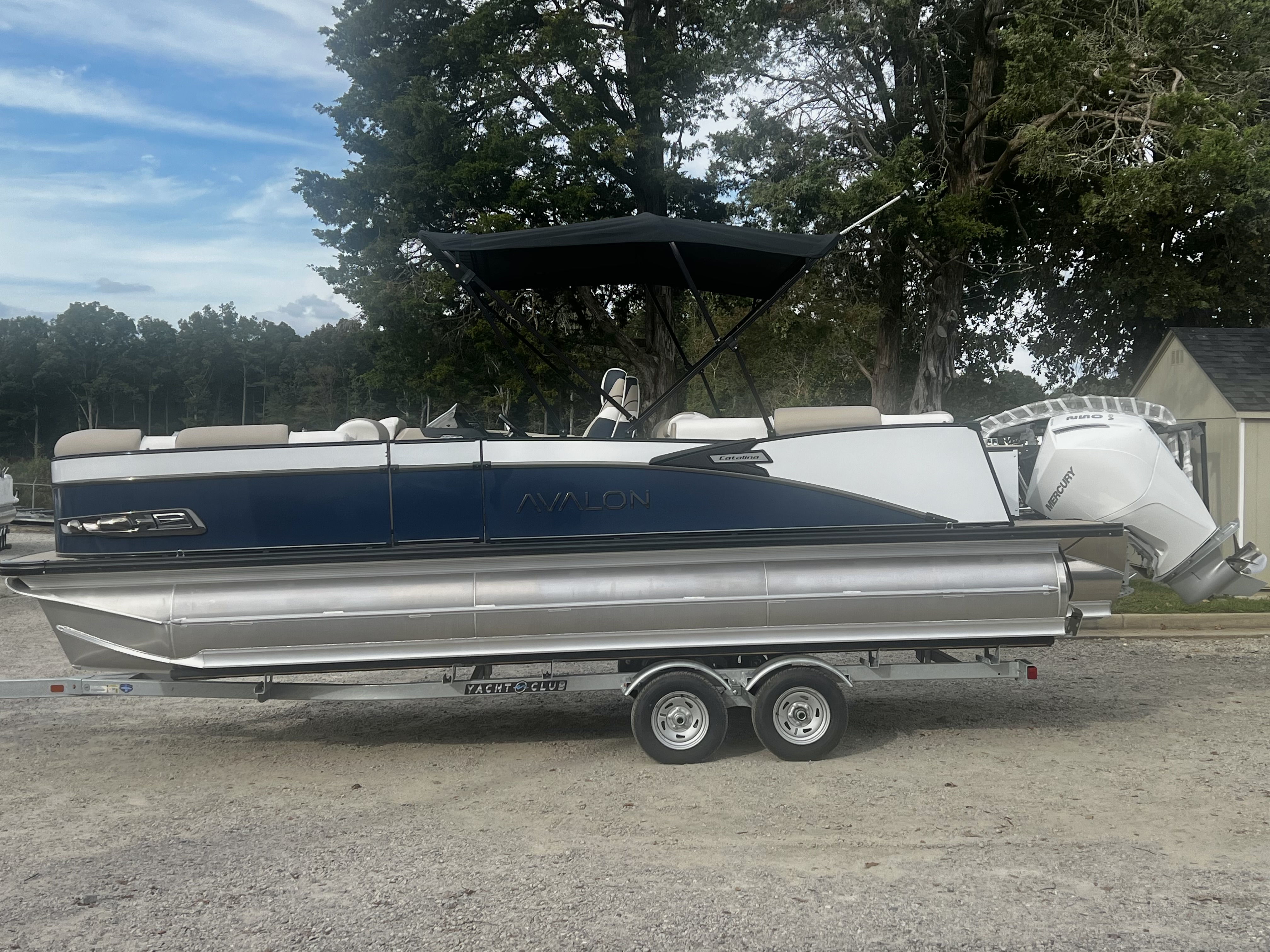 2026 Avalon Catalina 23' Quad Lounge Triple-Toon - IN STOCK