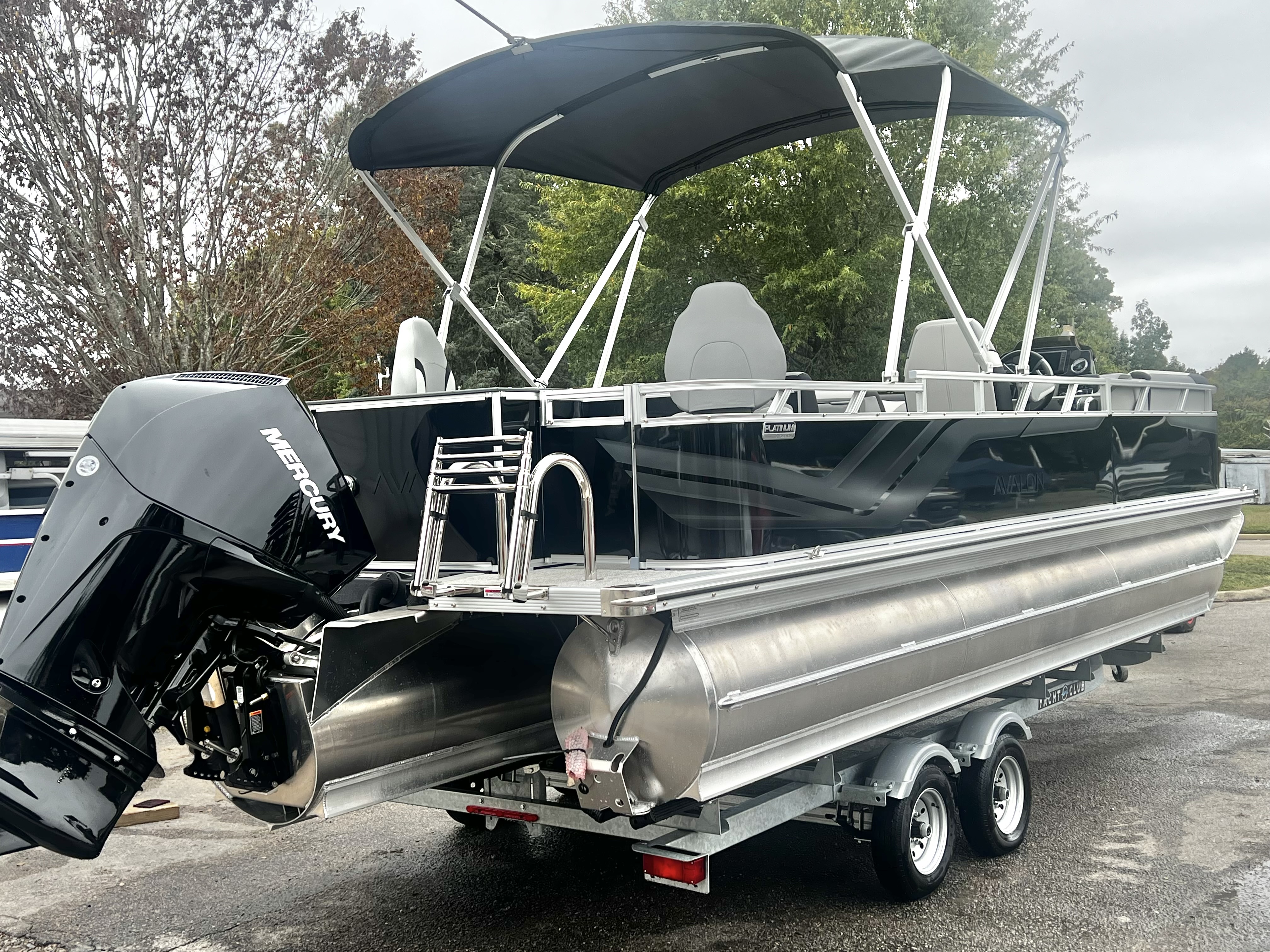 2026 Avalon Venture 85 23' Rear Fish Triple-Toon - IN STOCK