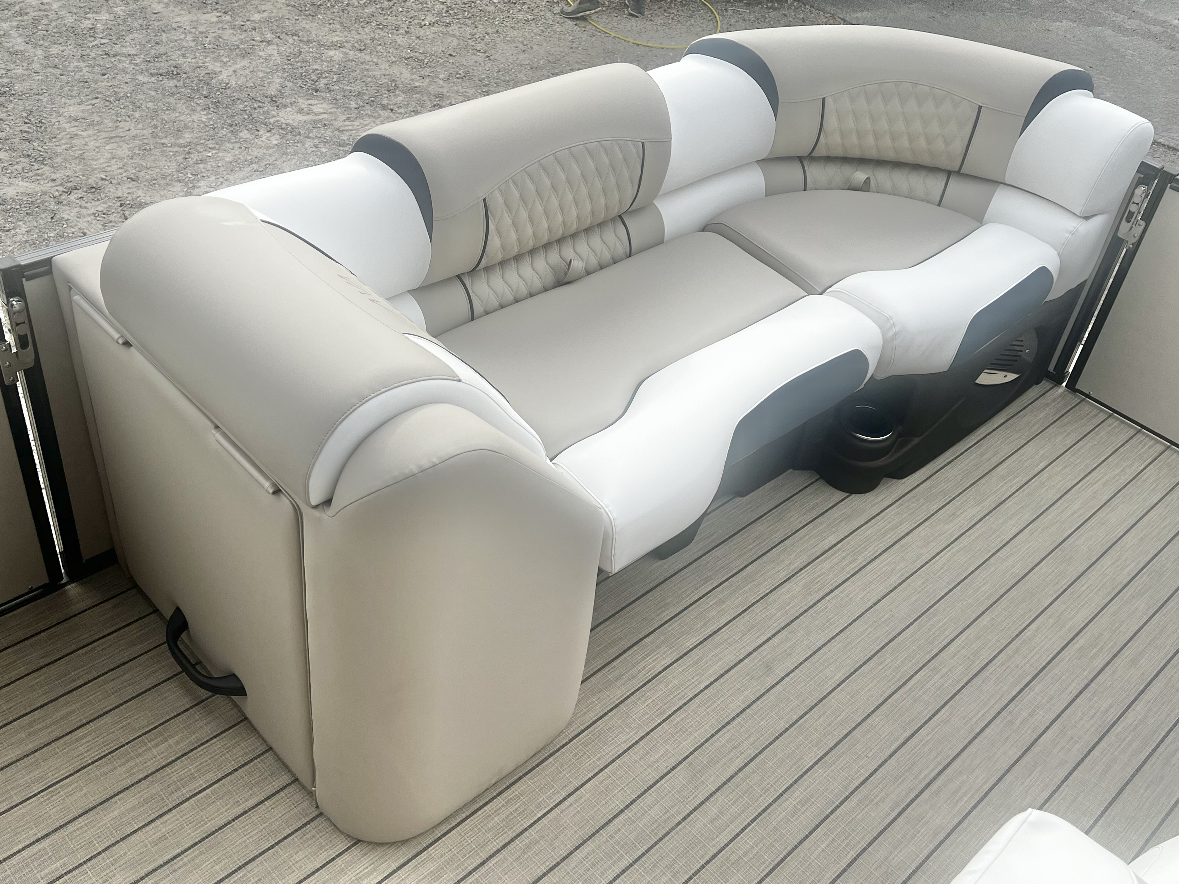 2026 Avalon Catalina 23' Quad Lounge Triple-Toon - IN STOCK