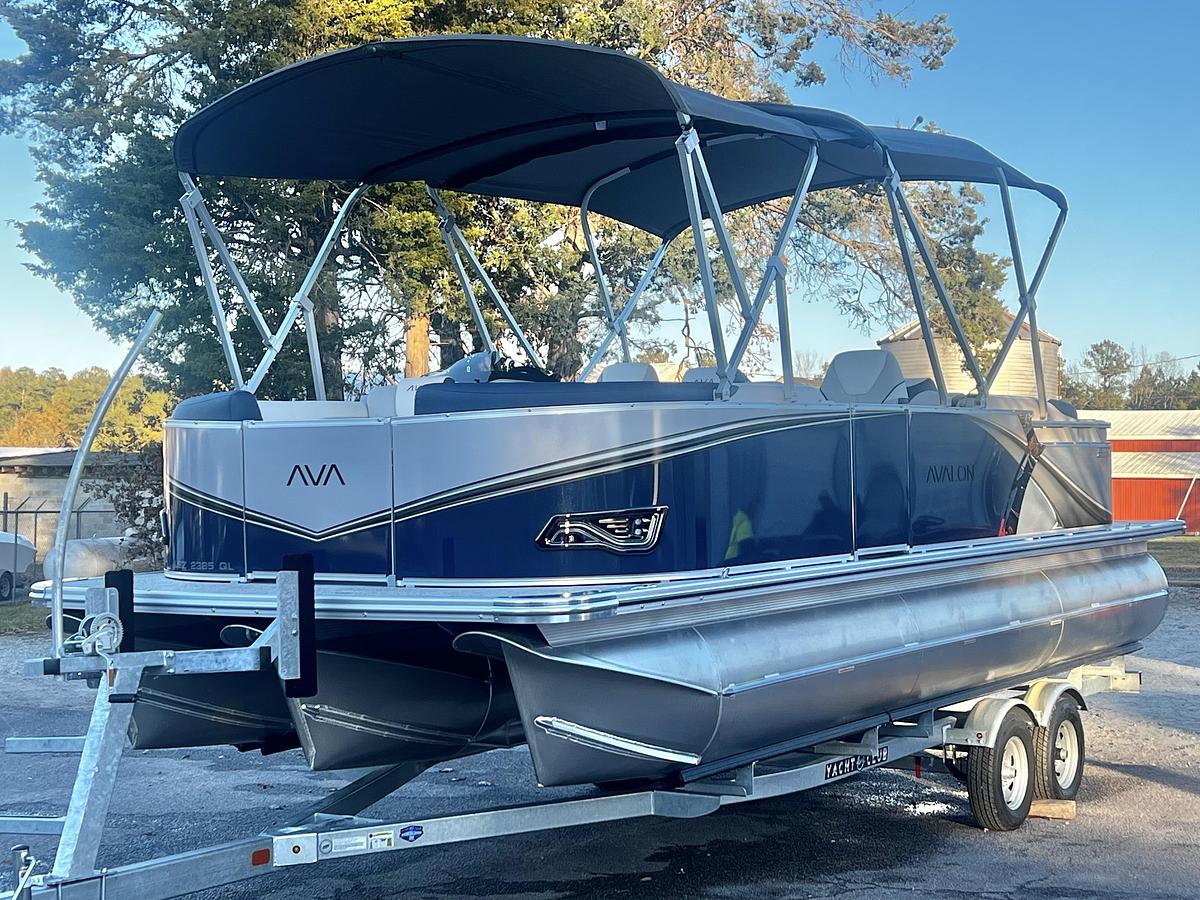 2026 Avalon LSZ 23' Quad Lounge Triple-Toon - IN STOCK - $61,416