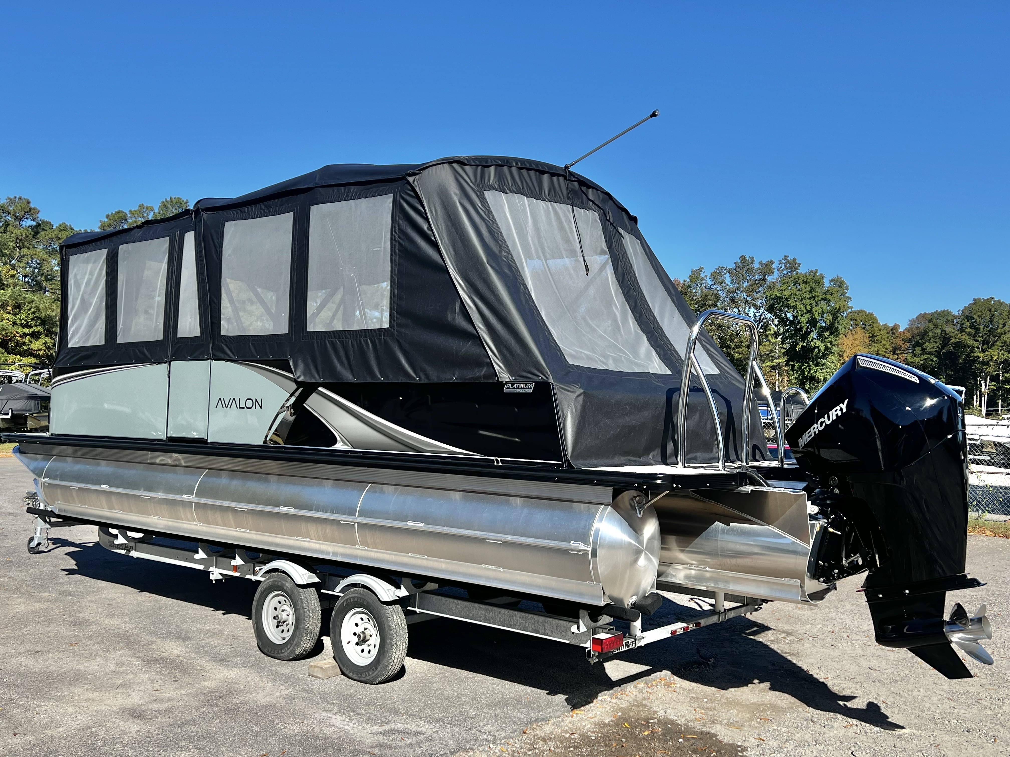 2026 Avalon LSZ 25' Entertainer Triple-Toon - IN STOCK