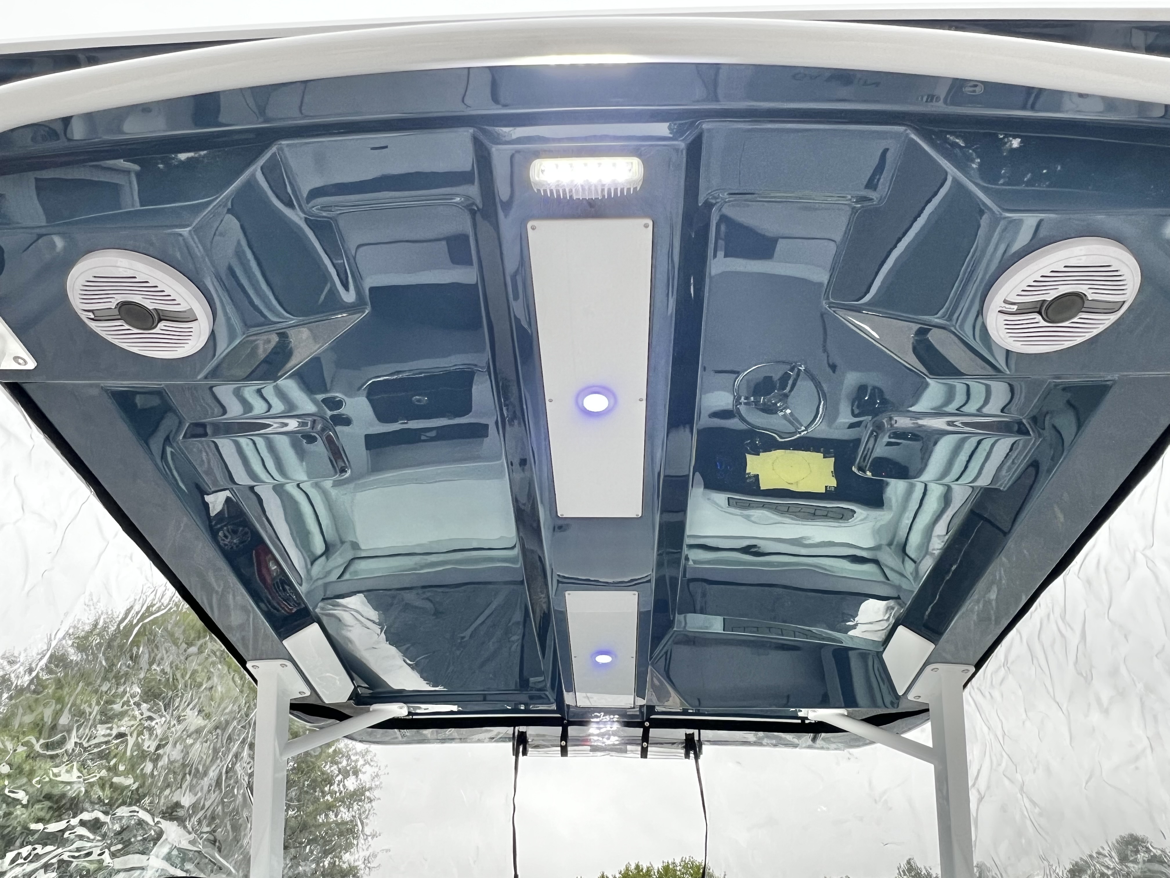 2027 Stingray 26 DC