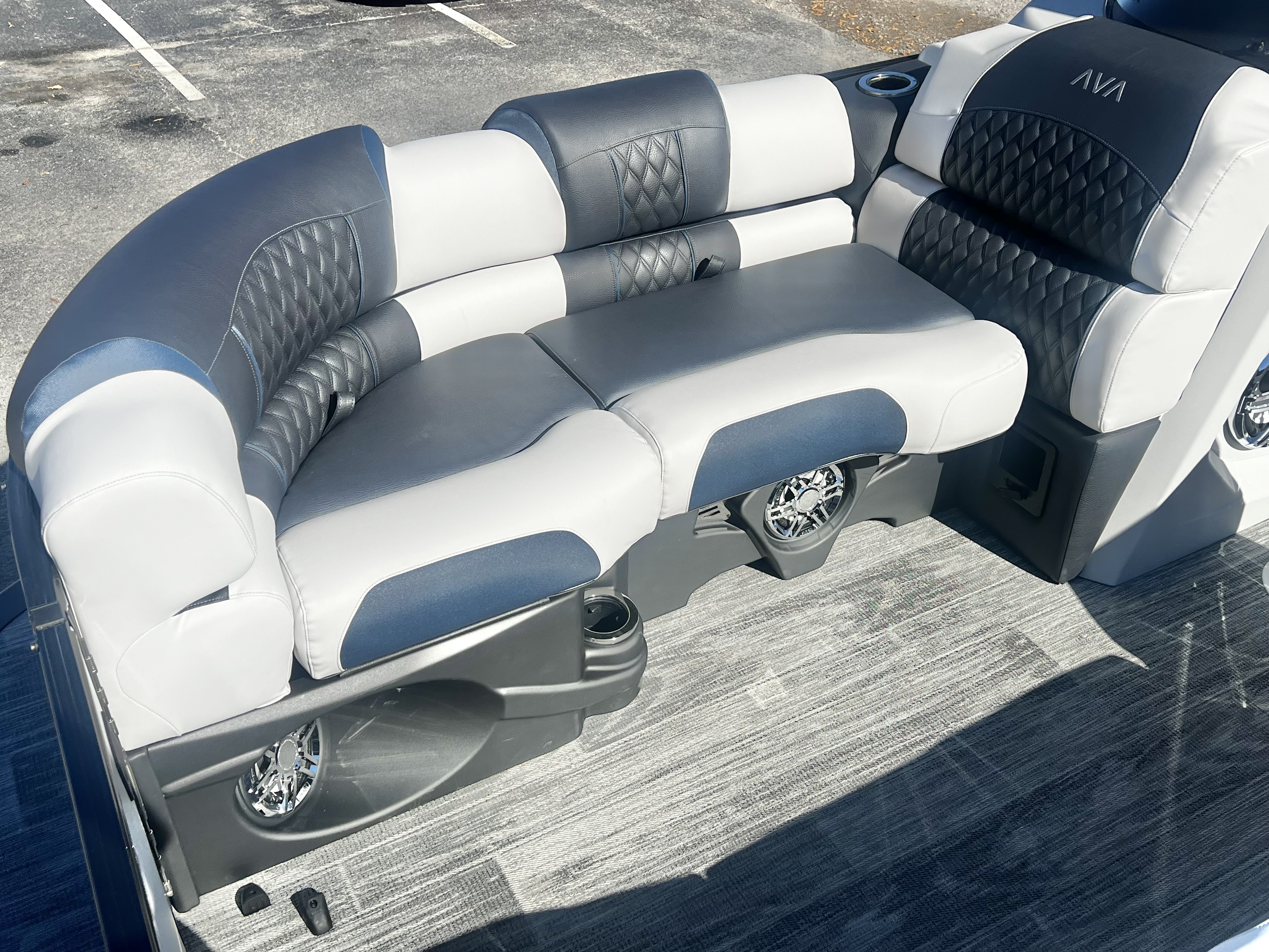 2026 Avalon Catalina 23' Versatile Rear Bench Triple-Toon - IN STOCK