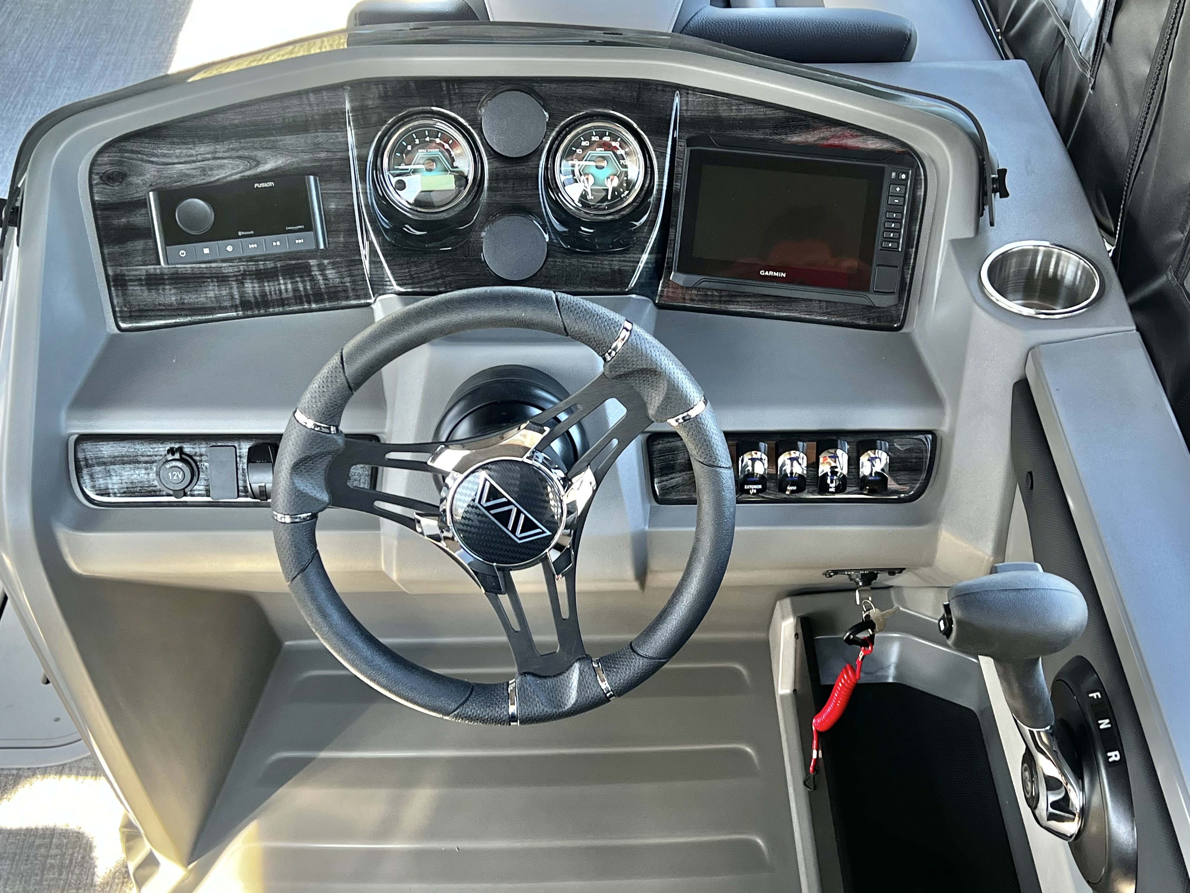 2026 Avalon LSZ 25' Entertainer Triple-Toon - IN STOCK