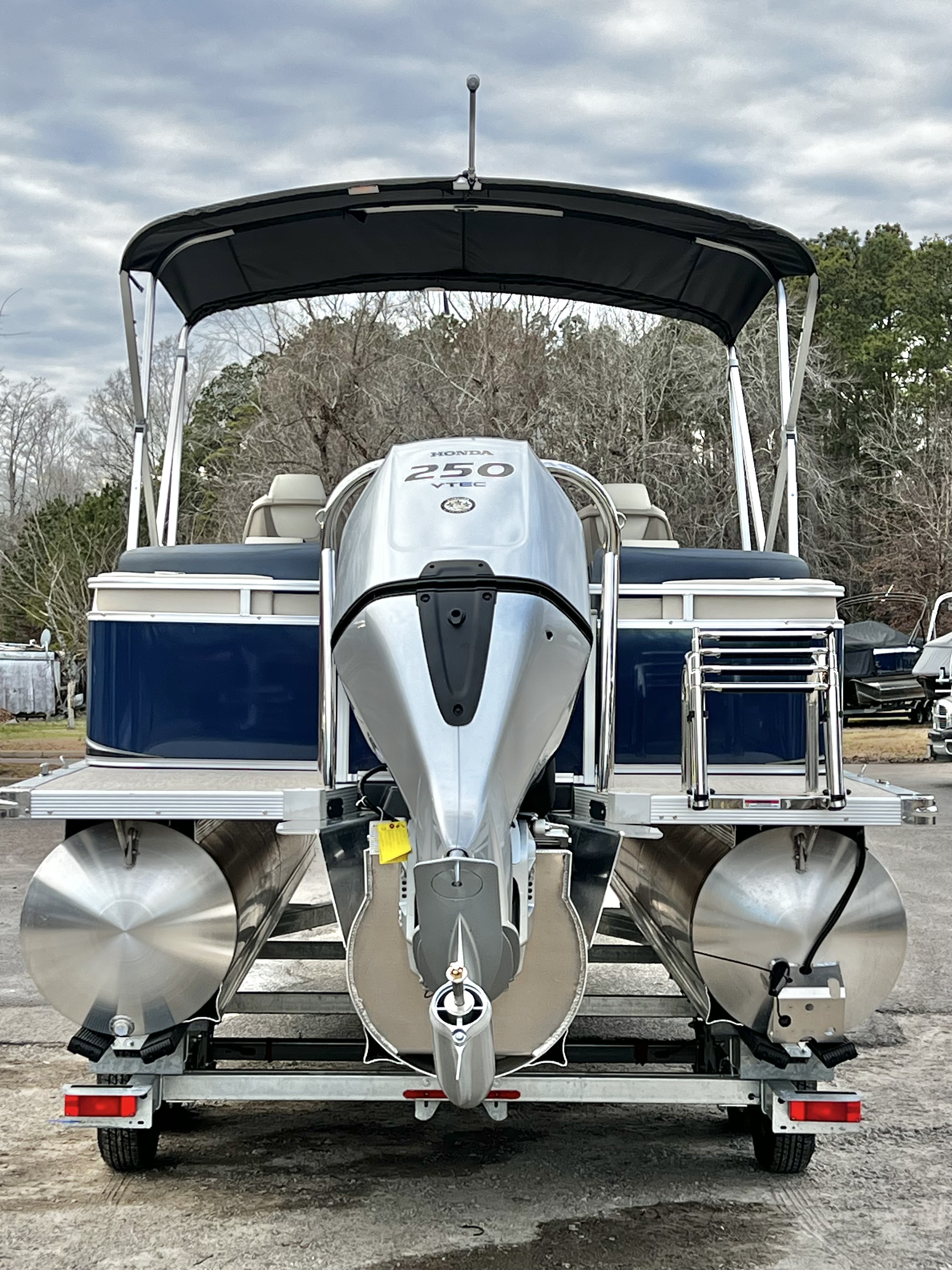 2026 Avalon LSZ 23' Quad Lounge Triple-Toon - IN STOCK - $70,997