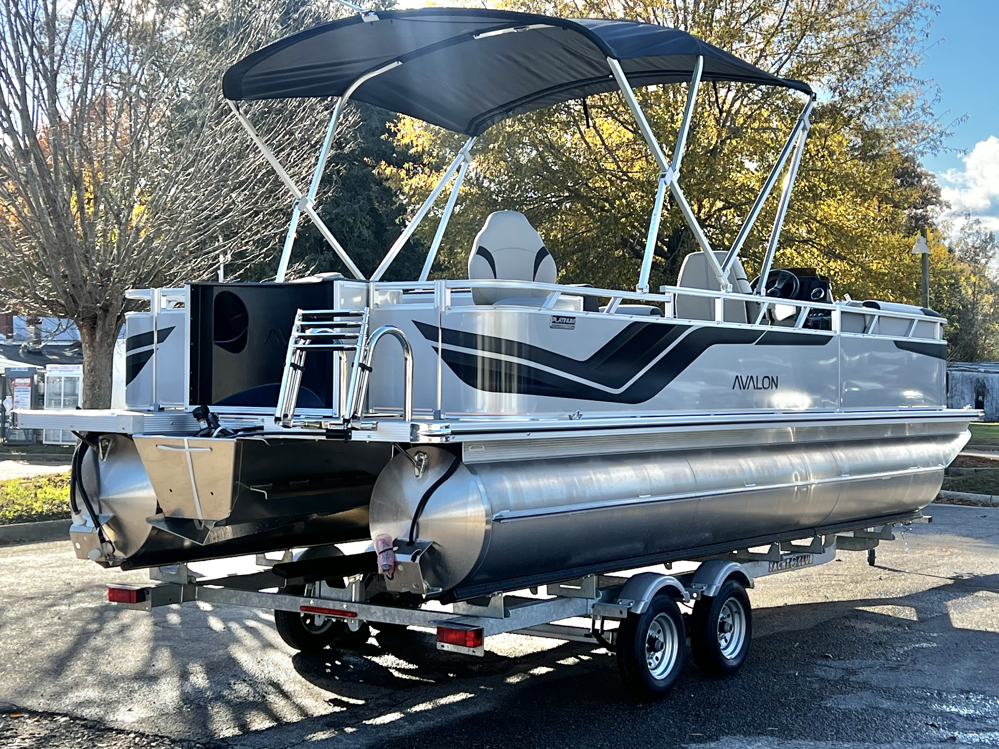 2026 Avalon Venture 85 23' Rear Fish - IN STOCK