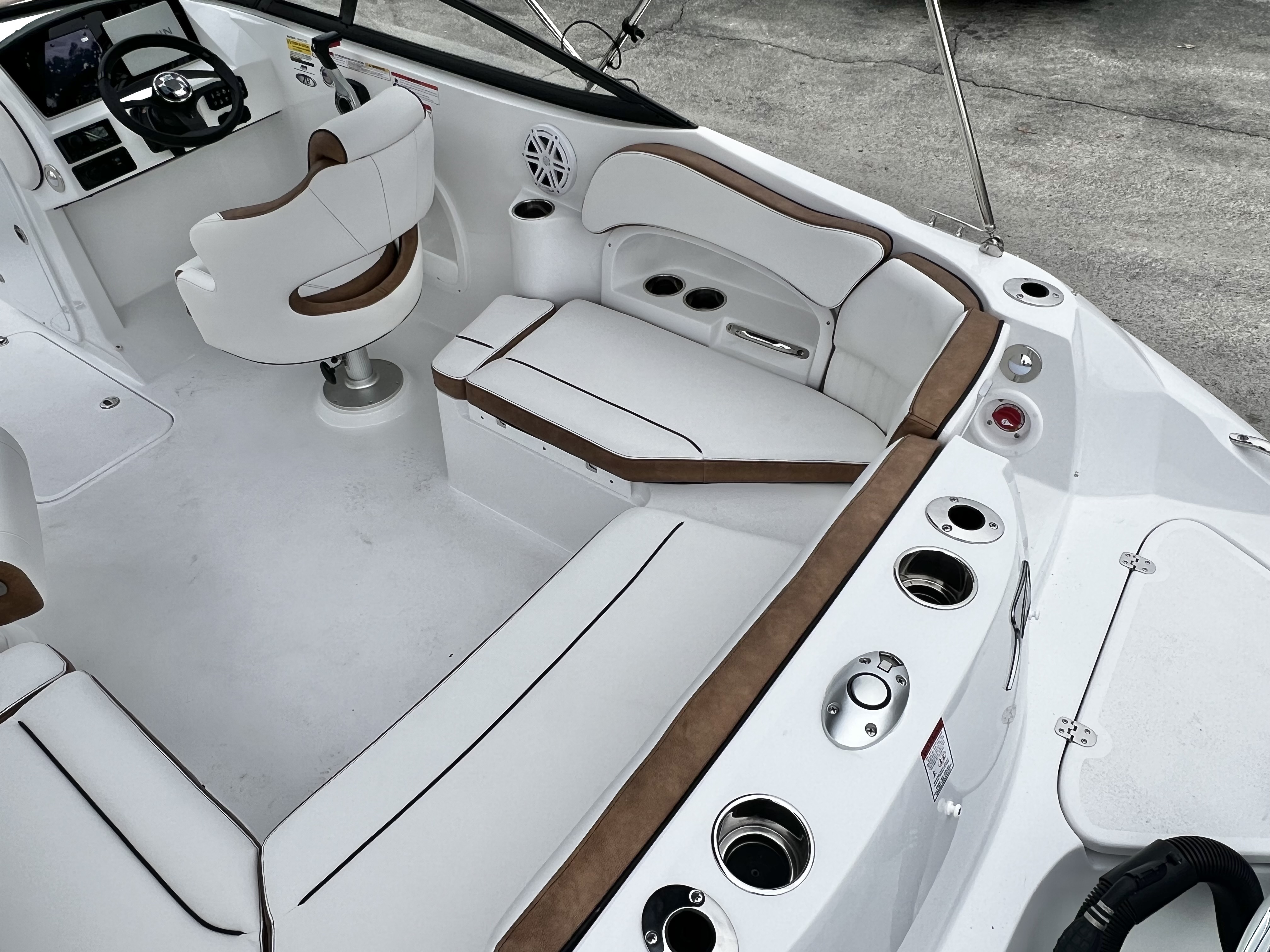 2026 Stingray 211DC (Dual Console) - $74,749 - IN STOCK