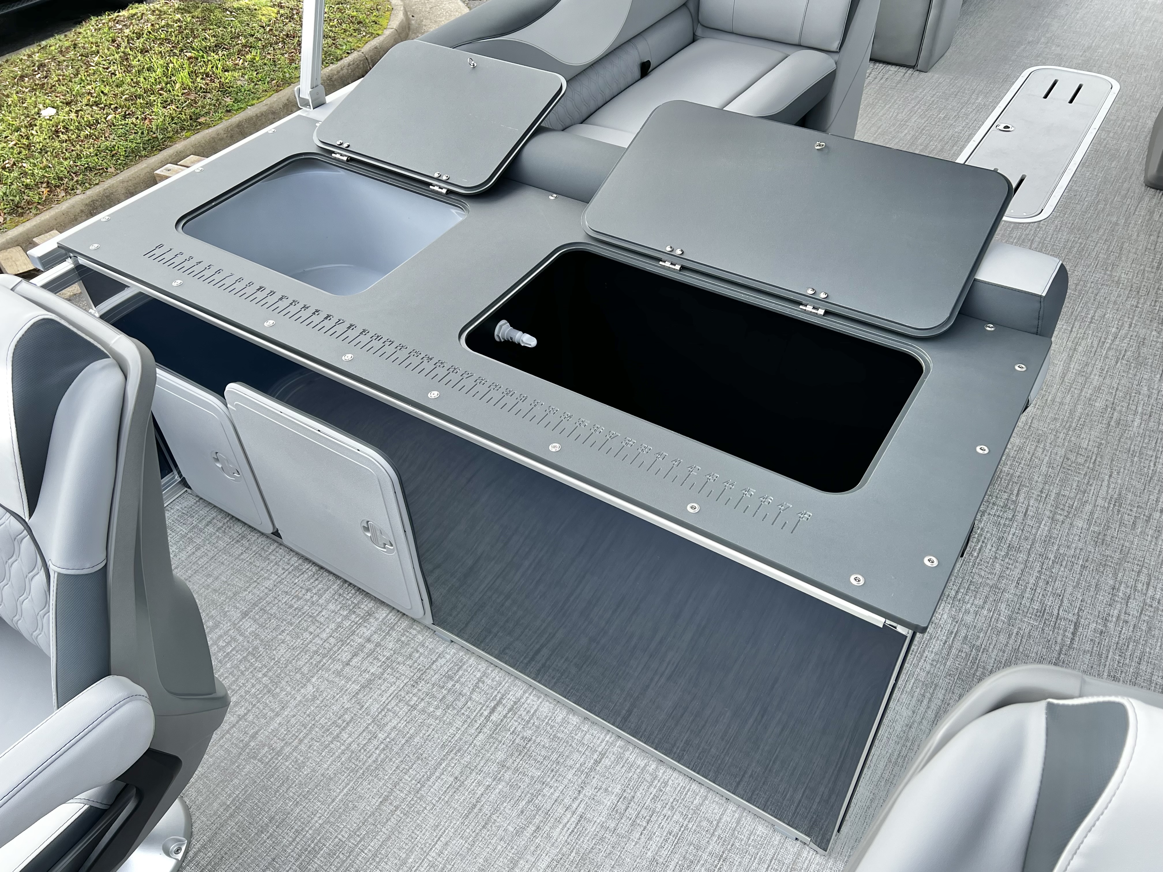 2026 Avalon Venture 85 25' Rear Fish Triple-Toon - IN STOCK