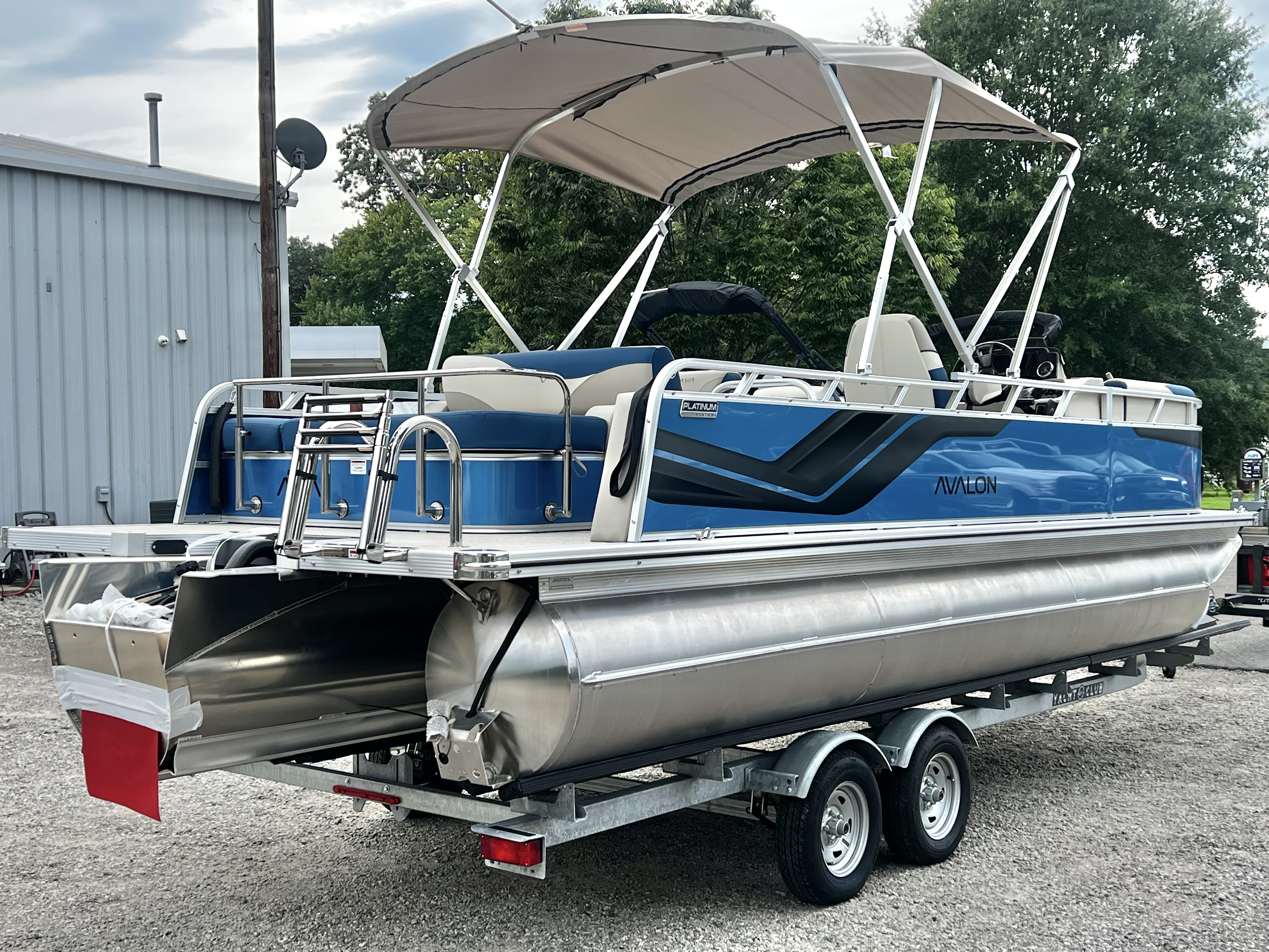 2027 Avalon Venture 85 23' Versatile Rear Bench Triple-Toon