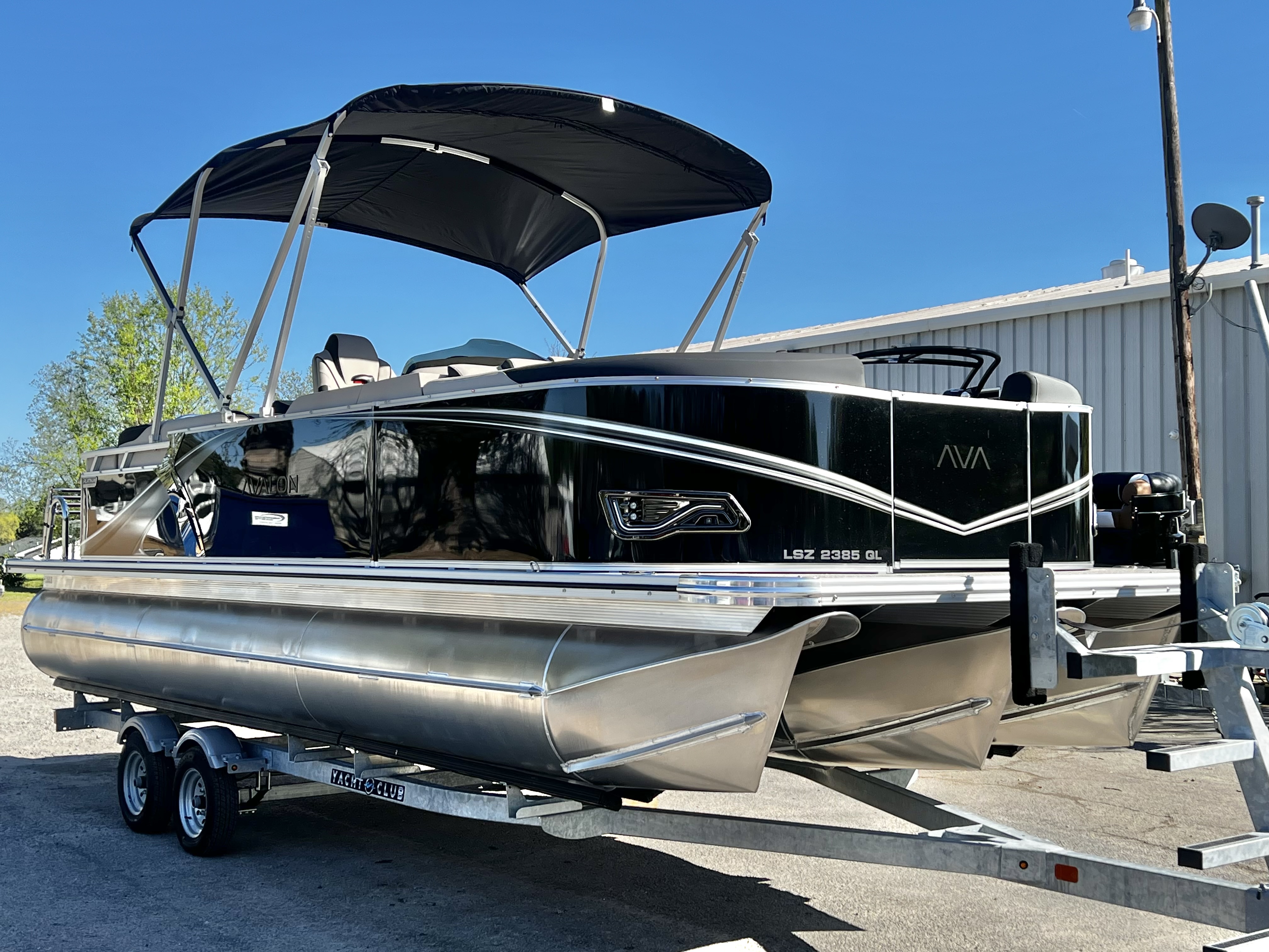 2026 Avalon LSZ 23' Quad Lounge Triple-Toon - IN STOCK -  $73,559