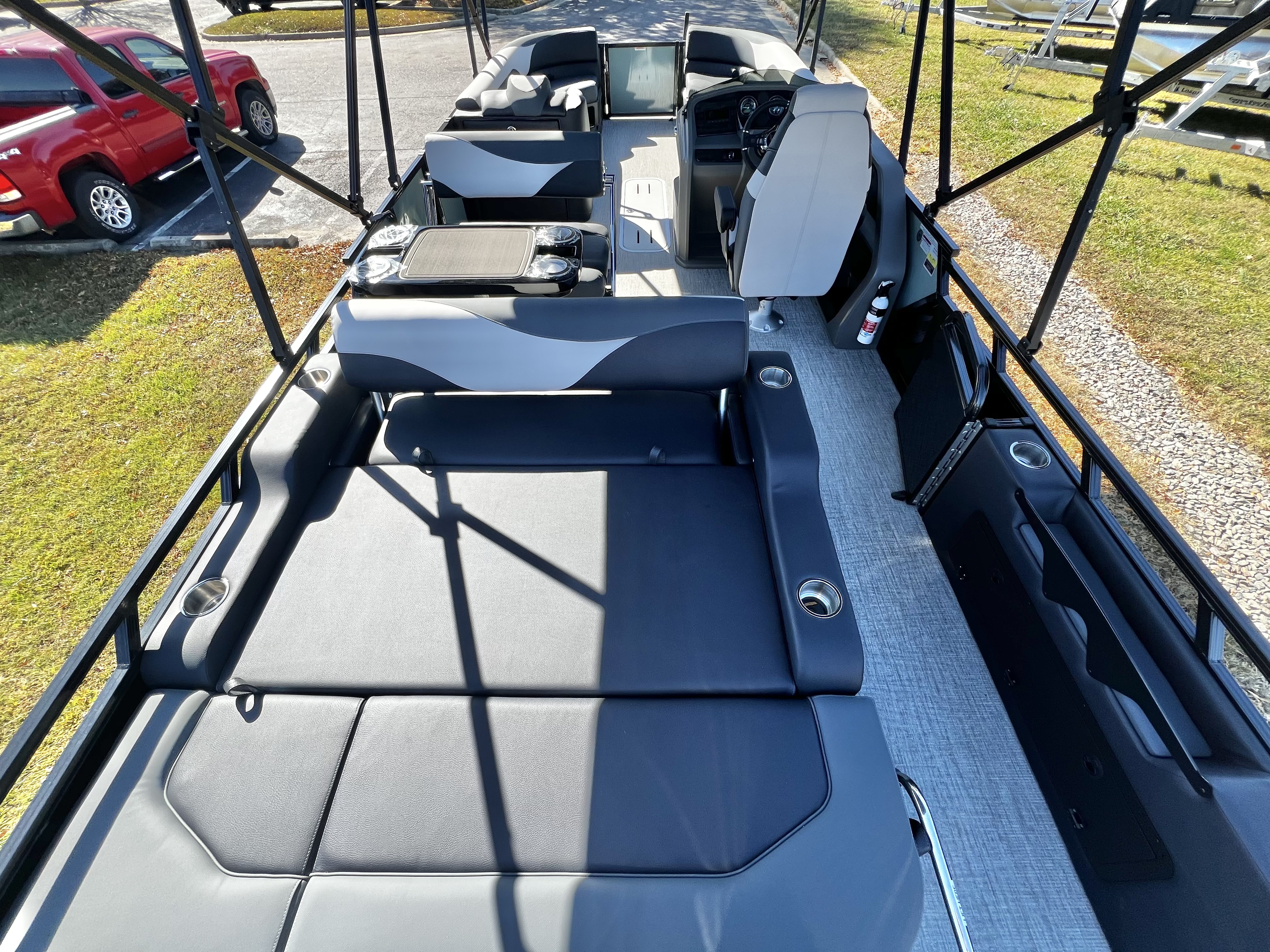 2026 Avalon LSZ 25' Entertainer Triple-Toon - IN STOCK