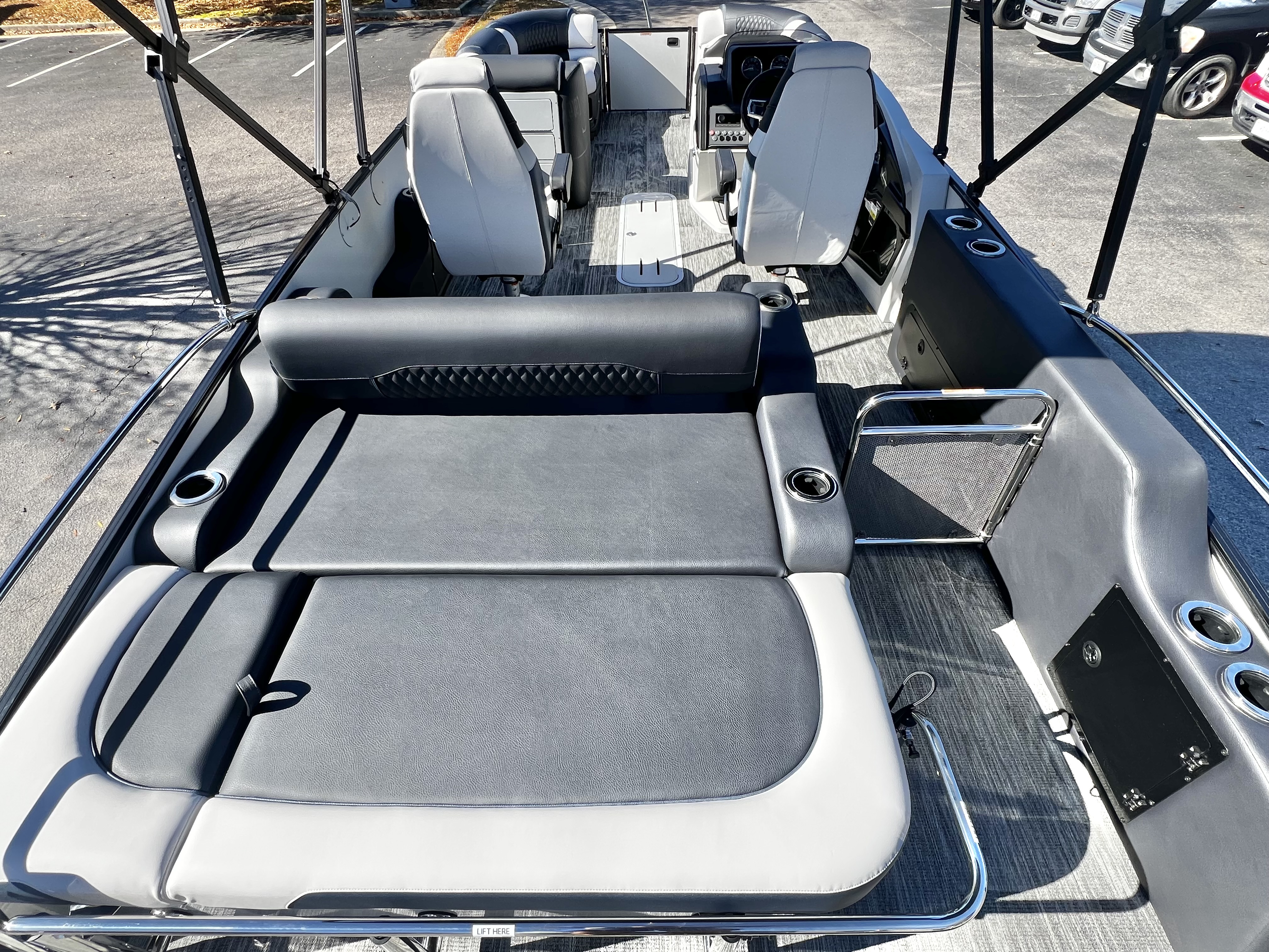 2026 Avalon Catalina 23' Versatile Rear Bench Triple-Toon - IN STOCK