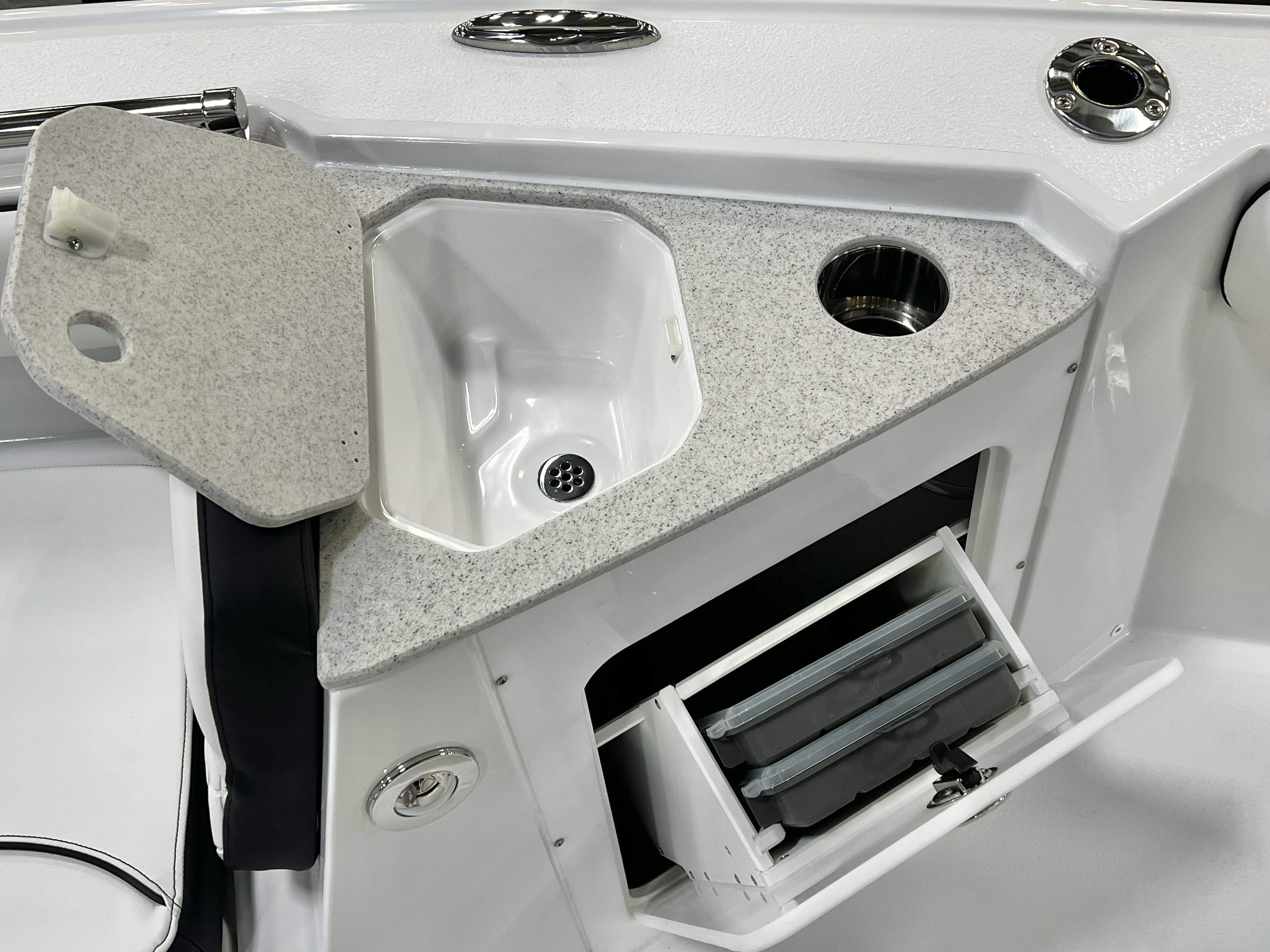 2026 Stingray 216CC (Center Console) - IN STOCK - $78,443