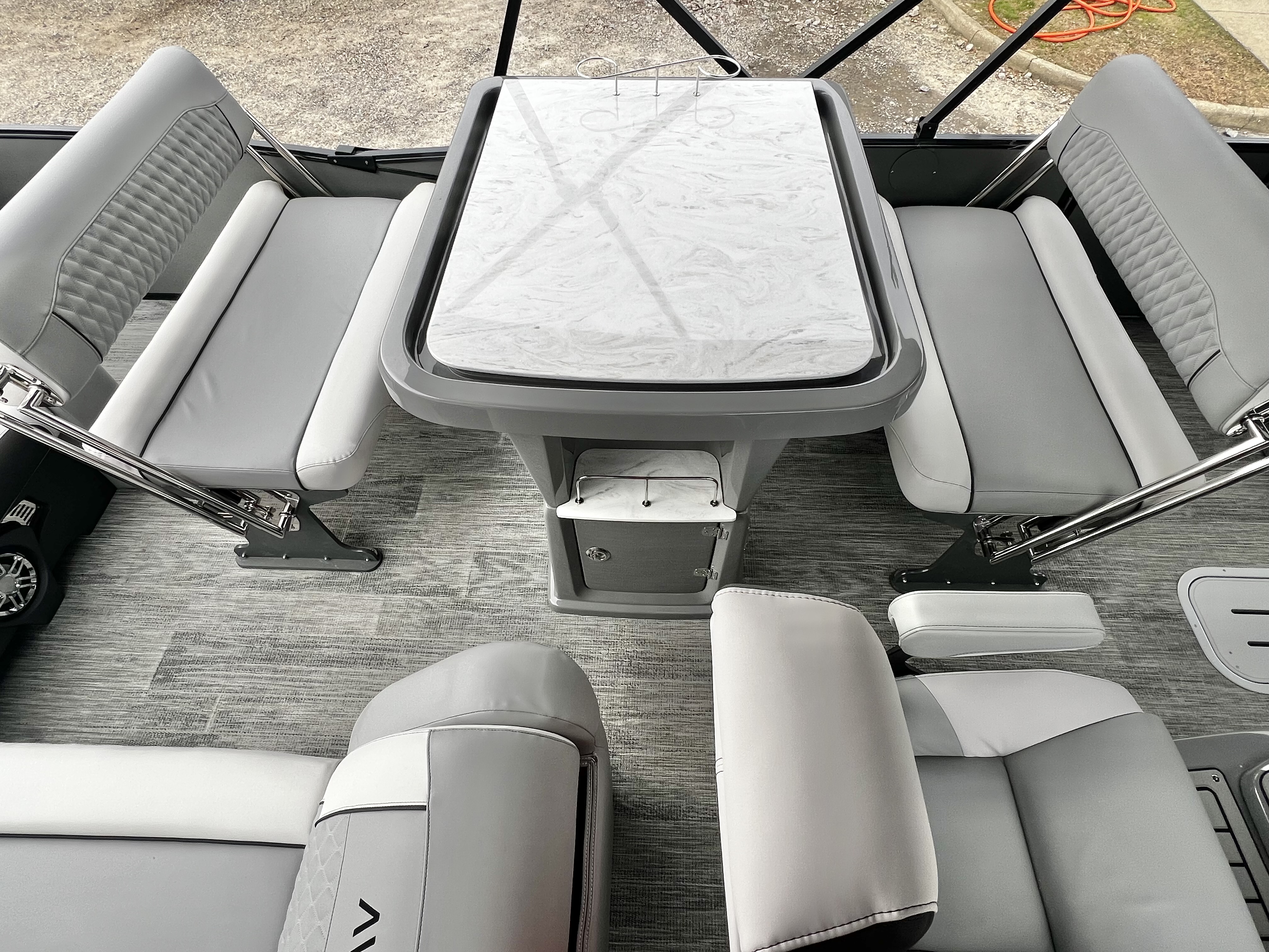 2026 Avalon Catalina 25' Entertainer Triple-Toon - IN STOCK - $109,467