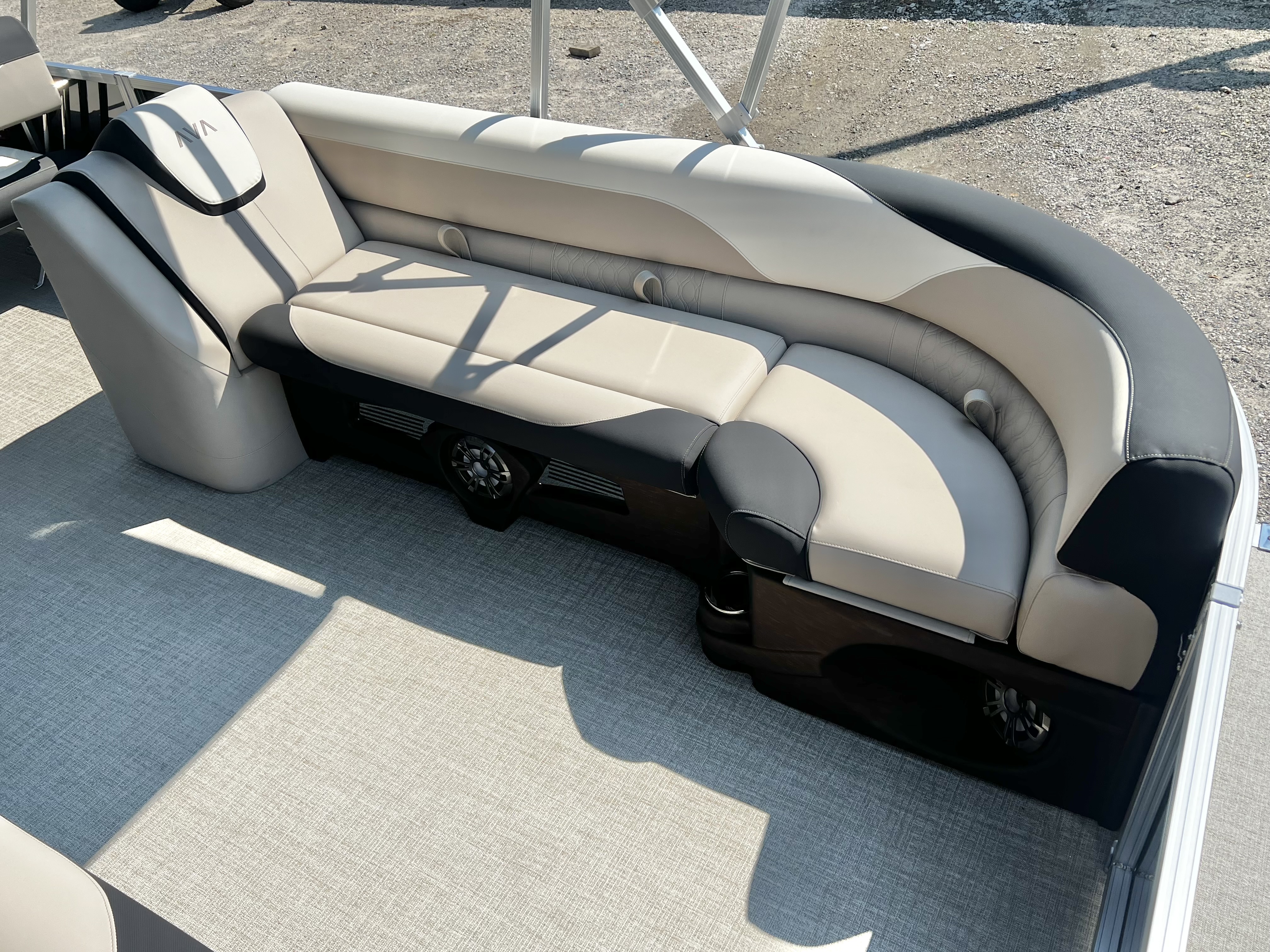 2027 Avalon LSZ 25' Entertainer