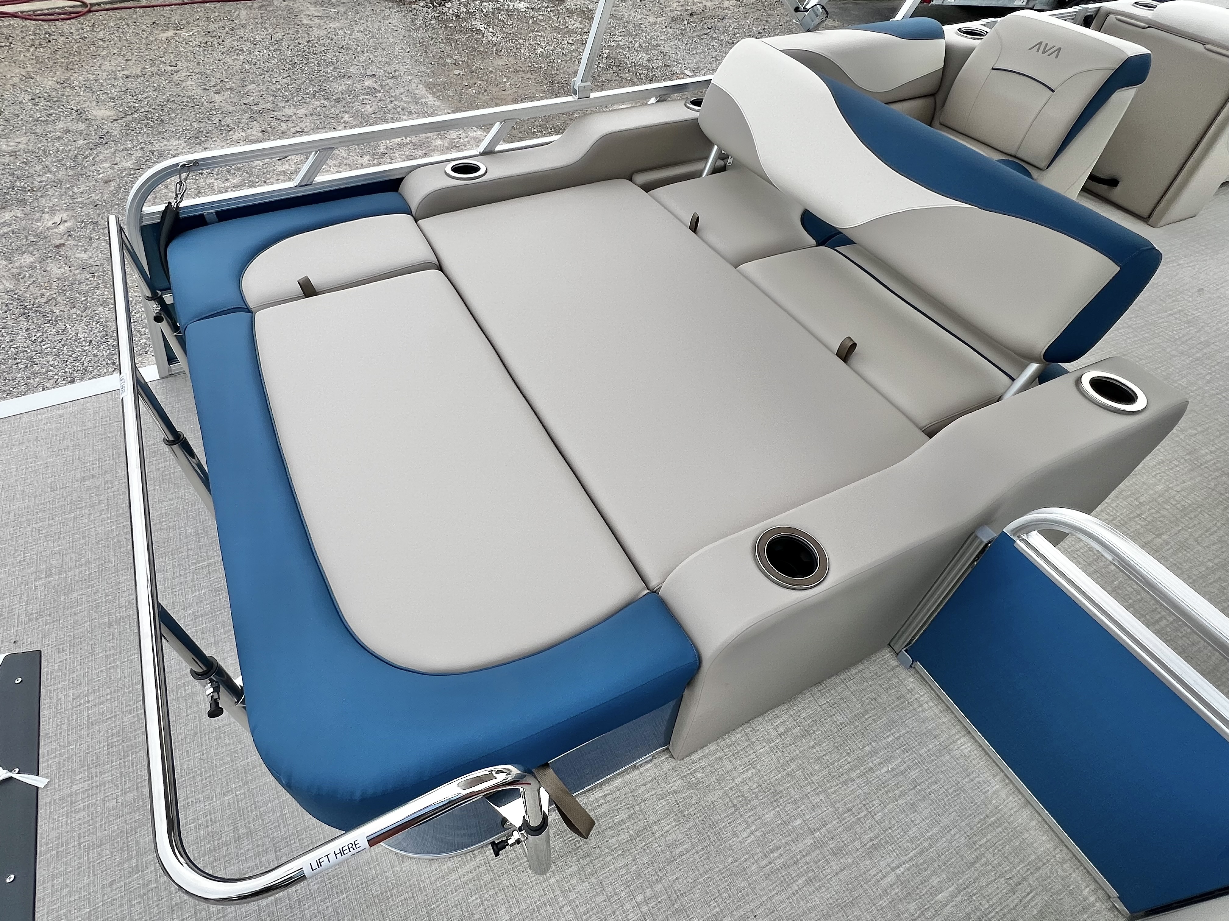 2027 Avalon Venture 85 23' Versatile Rear Bench Triple-Toon