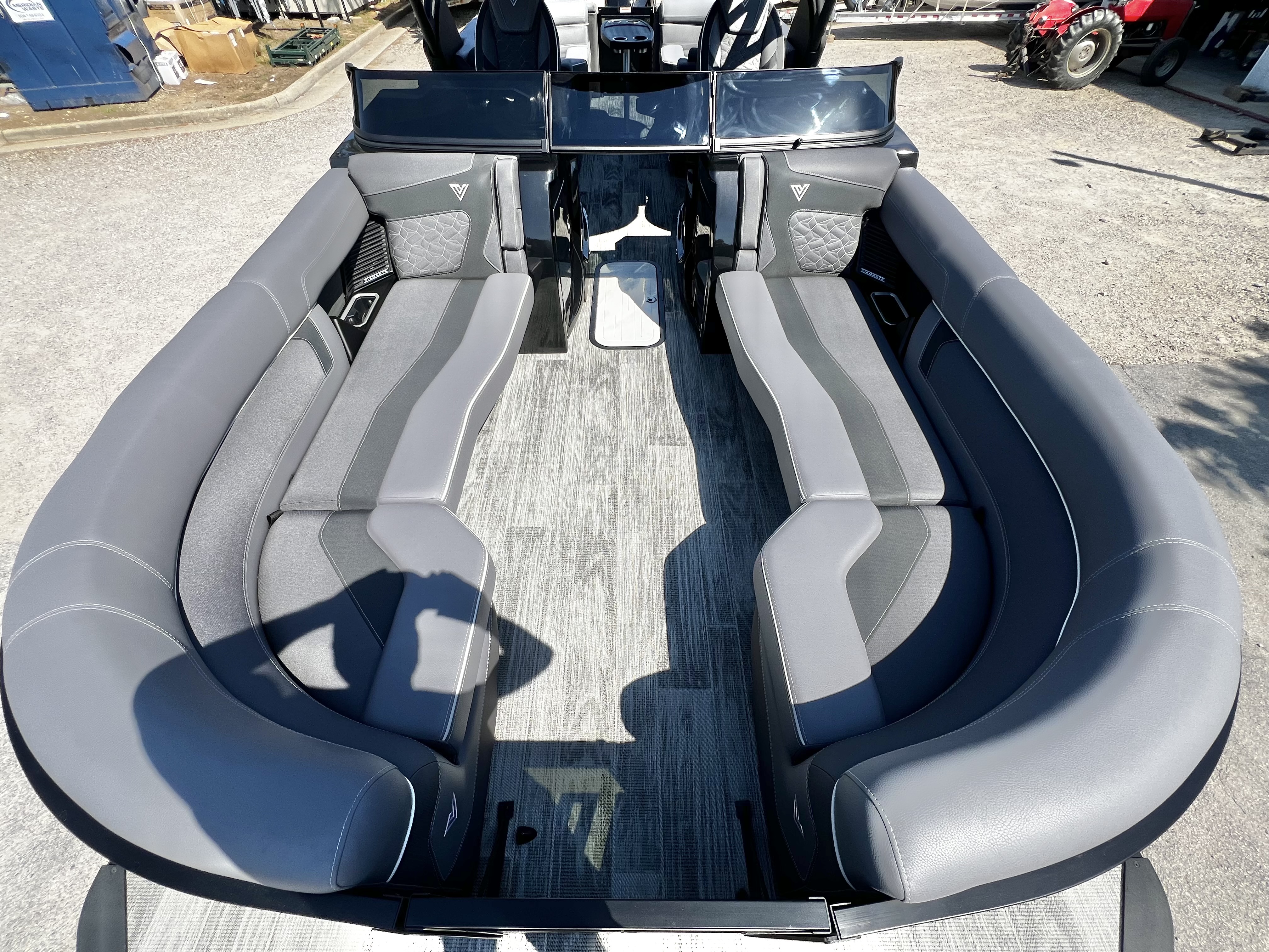 2025 Viaggio Diamante 24' UW A-T (Quad Lounge Windshield) - Triple Toon - IN STOCK - $138,995
