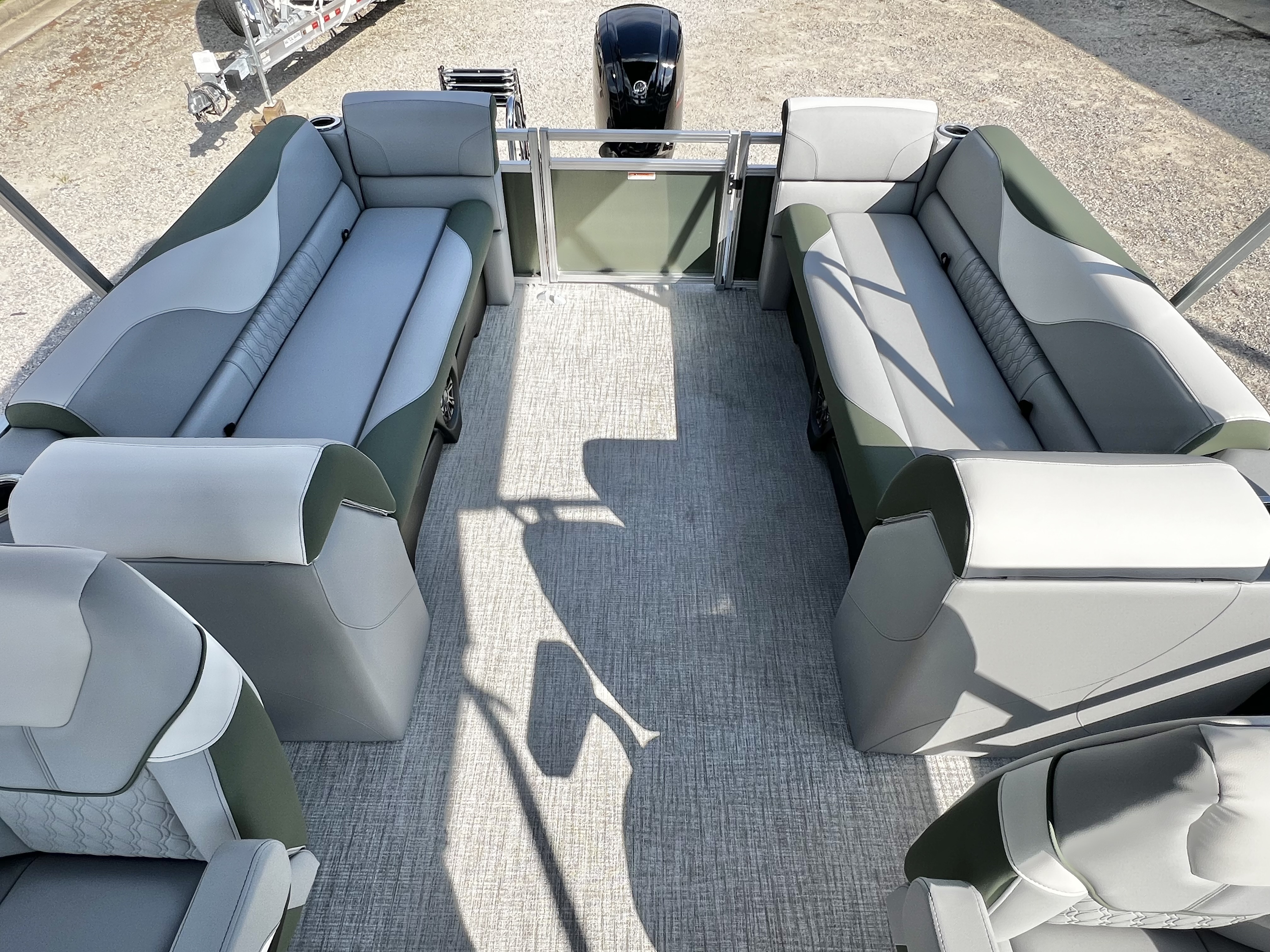 2027 Avalon Venture 85 23' Quad Lounge