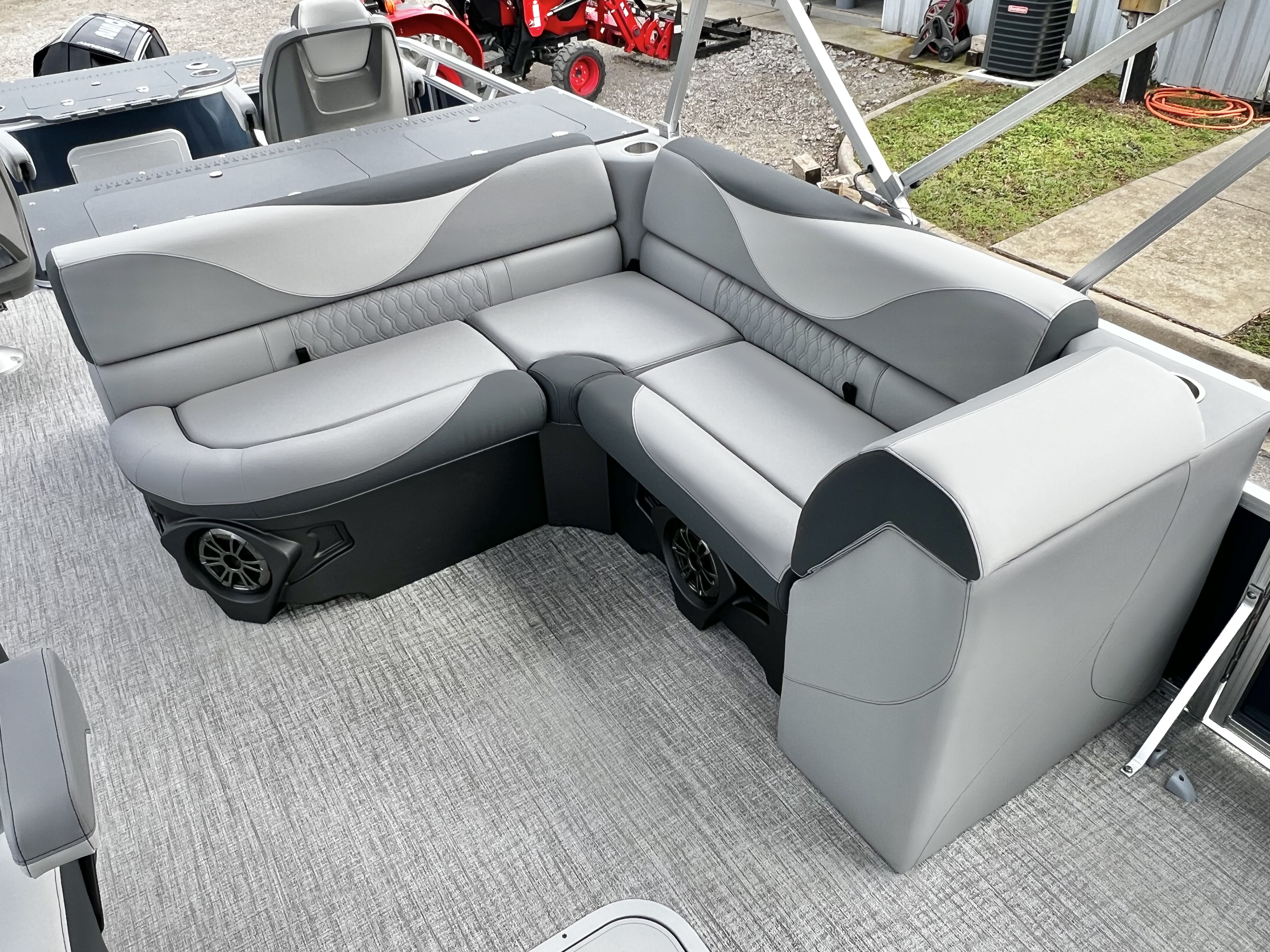 2026 Avalon Venture 85 25' Rear Fish Triple-Toon - IN STOCK