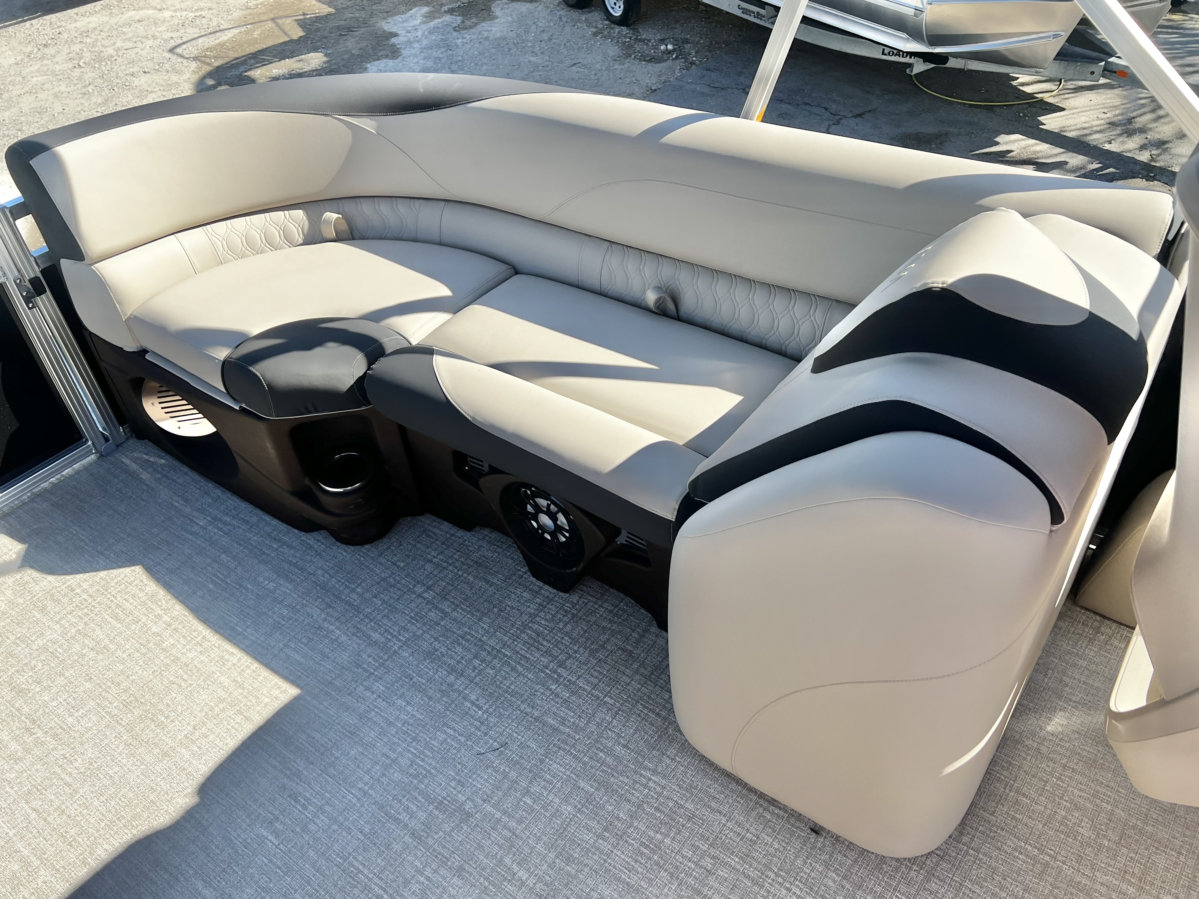 2026 Avalon LSZ 23' Quad Lounge Triple-Toon - IN STOCK -  $73,559