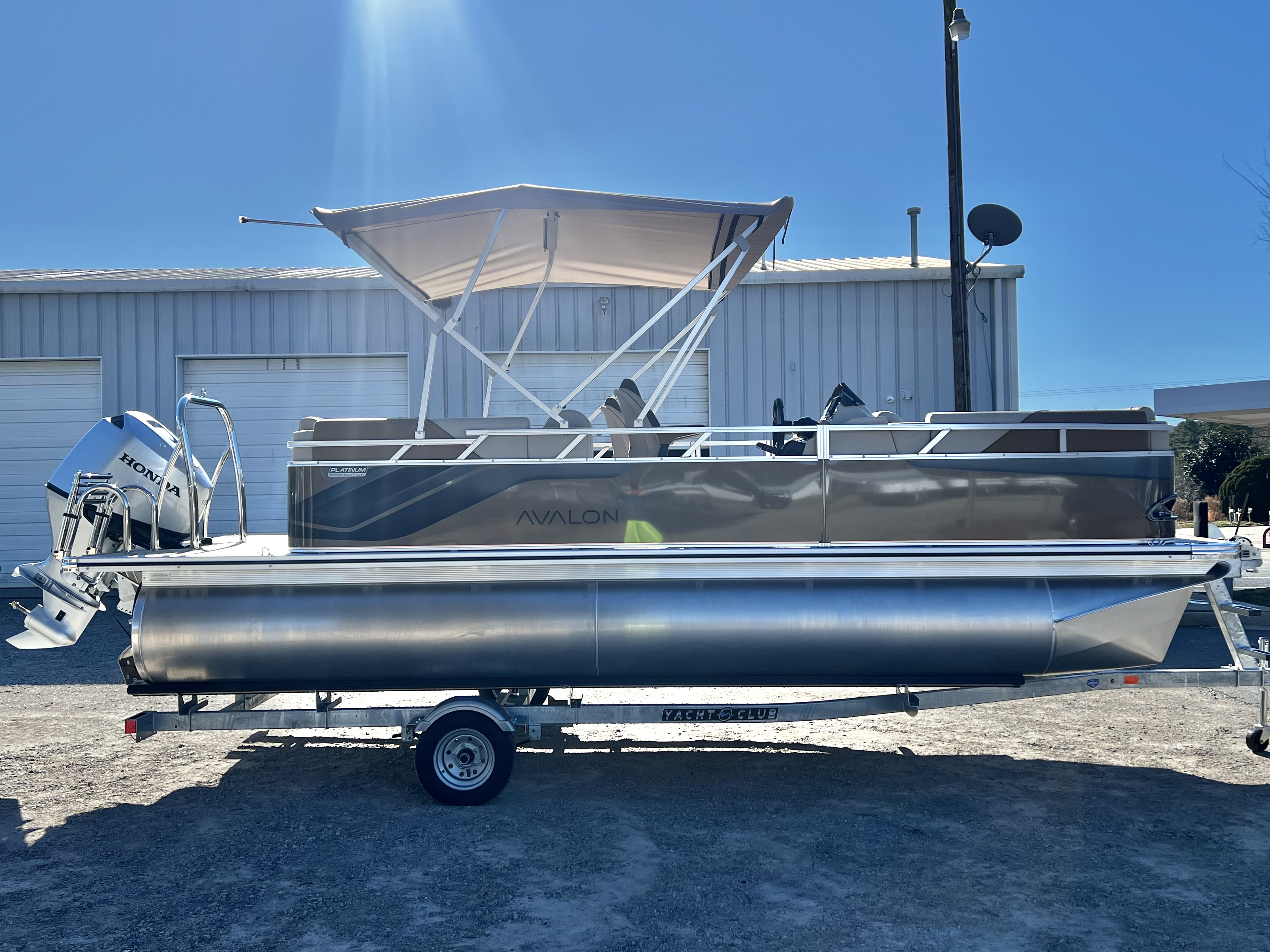 2026 Avalon Venture 21' Quad Lounge - IN STOCK - $40,451
