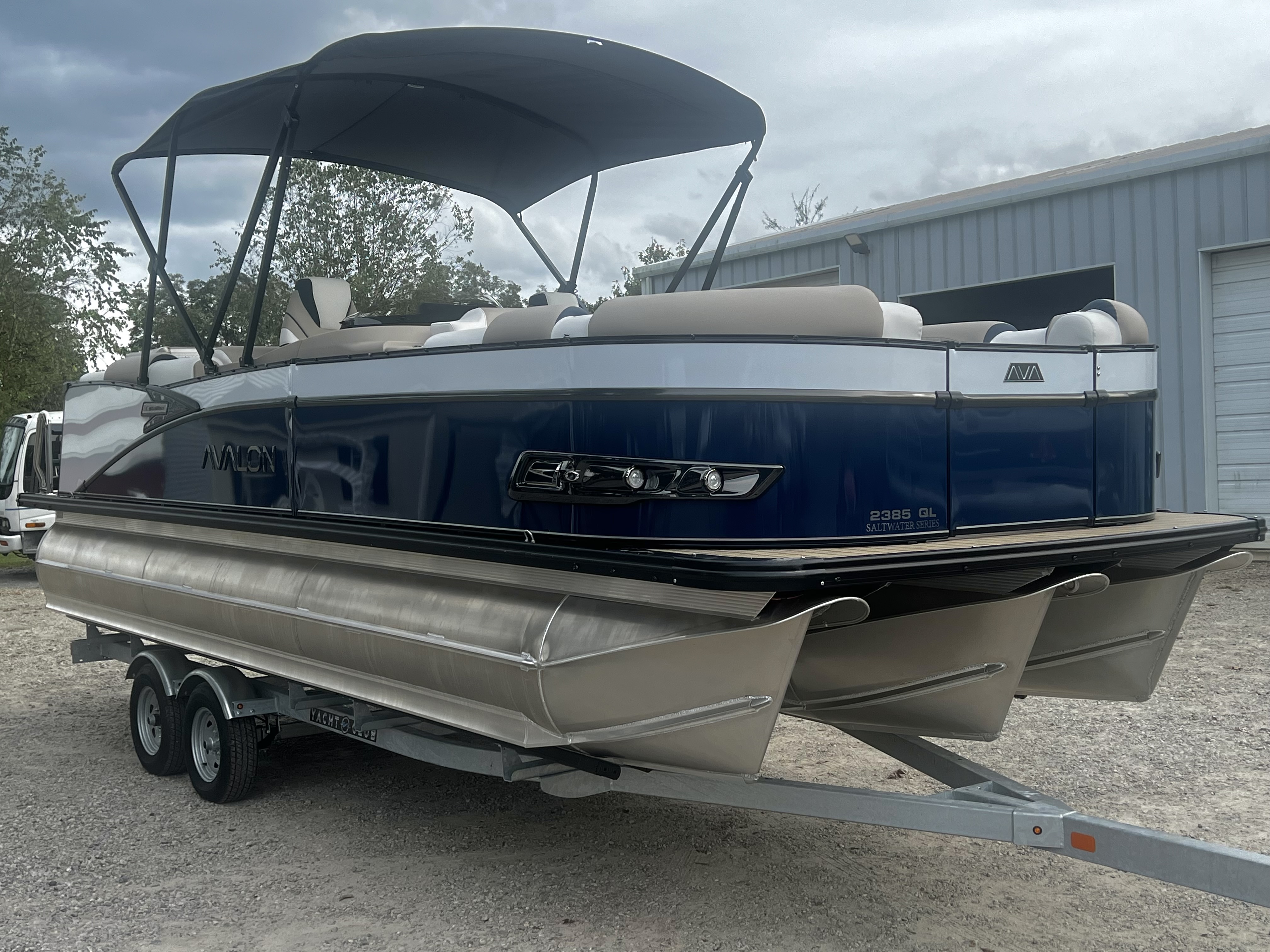 2026 Avalon Catalina 23' Quad Lounge Triple-Toon - IN STOCK