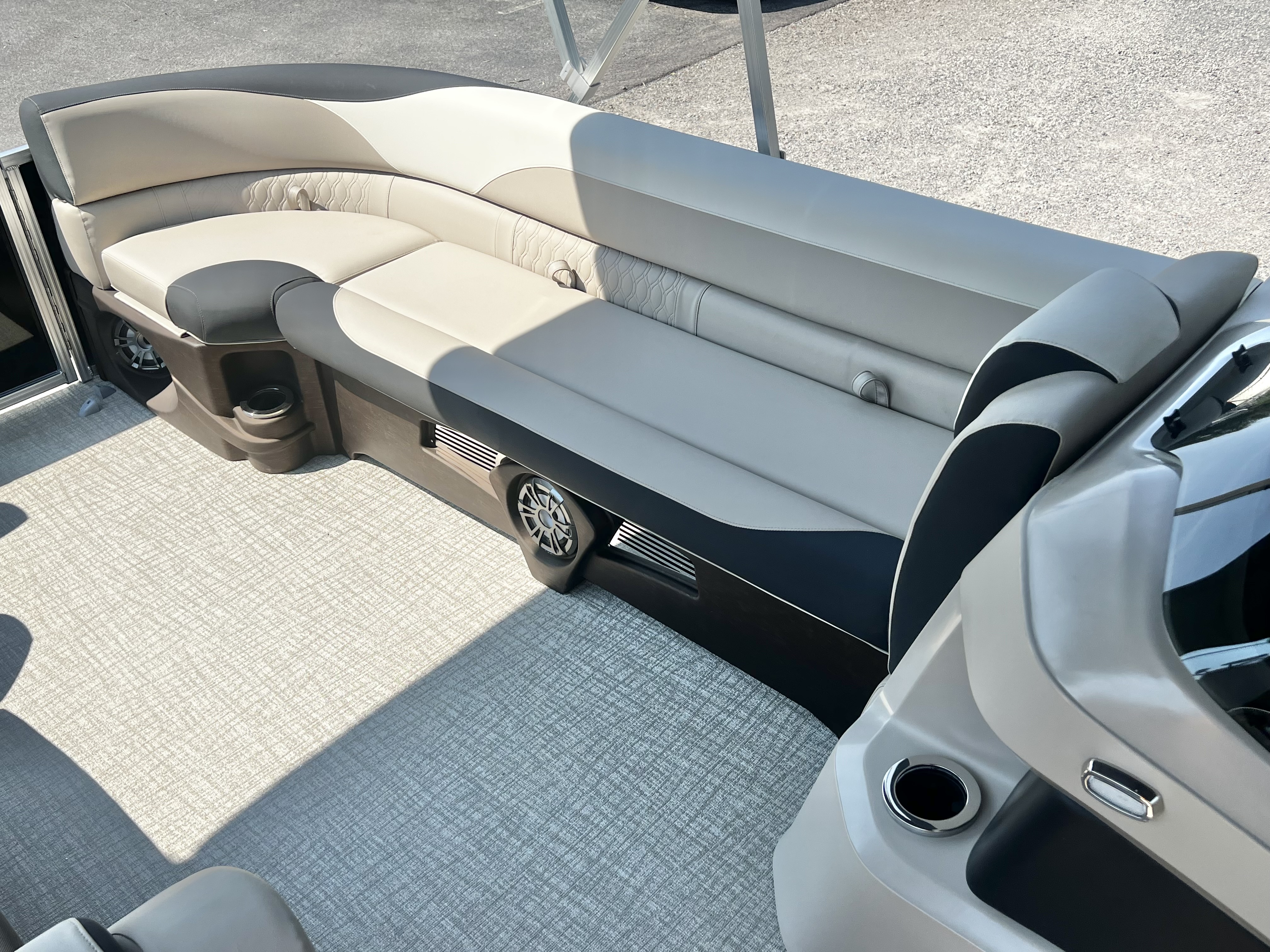 2027 Avalon LSZ 25' Entertainer