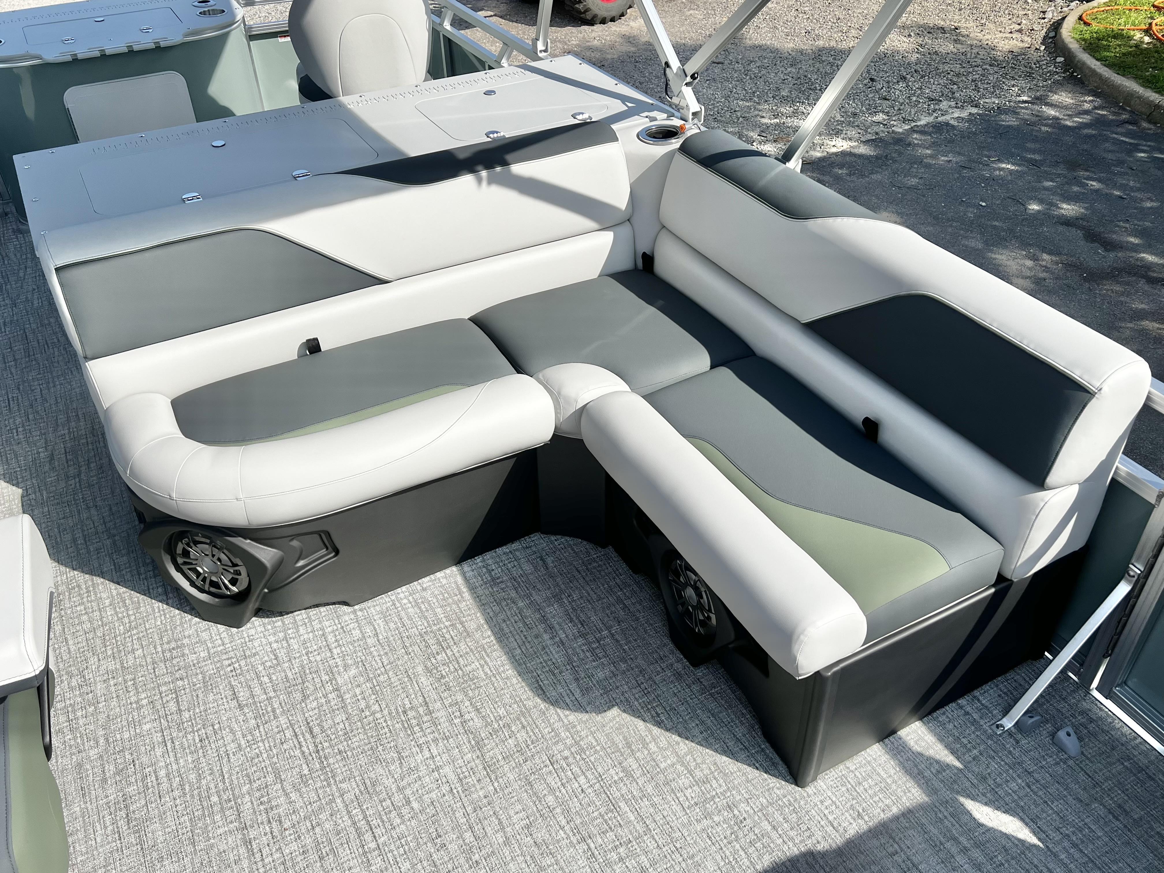 2027 Avalon Venture 85 23' Rear Fish Triple-Toon