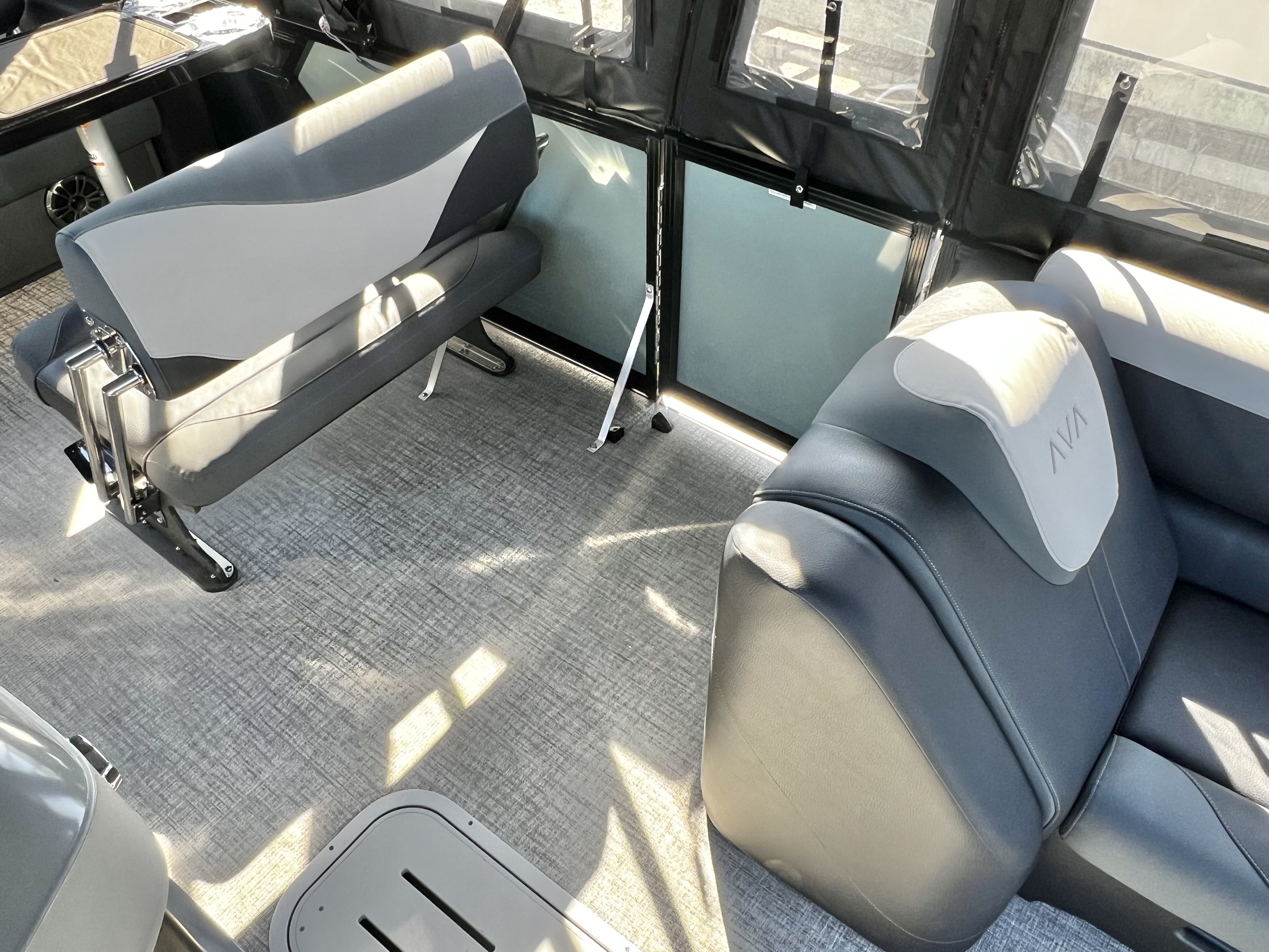 2026 Avalon LSZ 25' Entertainer Triple-Toon - IN STOCK