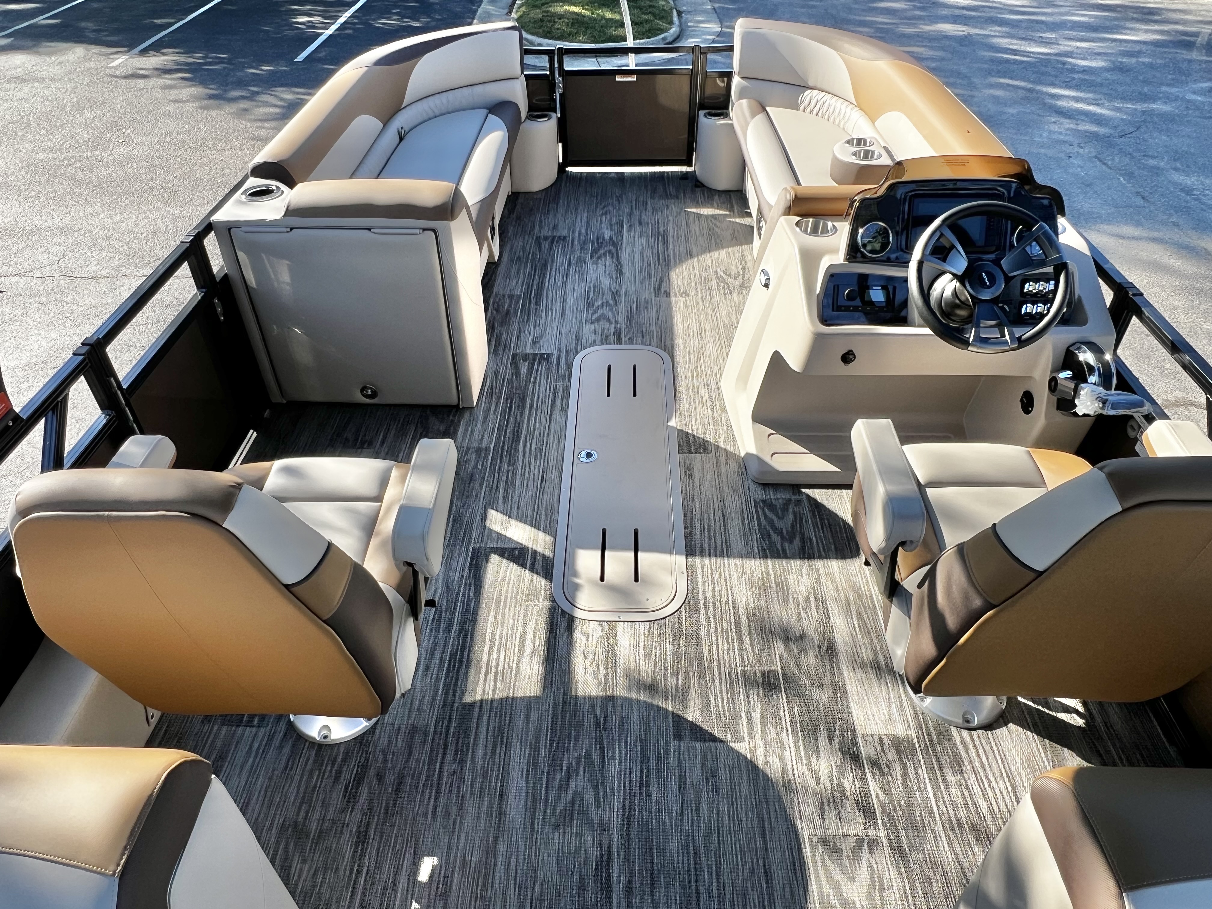 2026 Avalon Venture 85 25' Quad Lounge Triple-Toon - IN STOCK