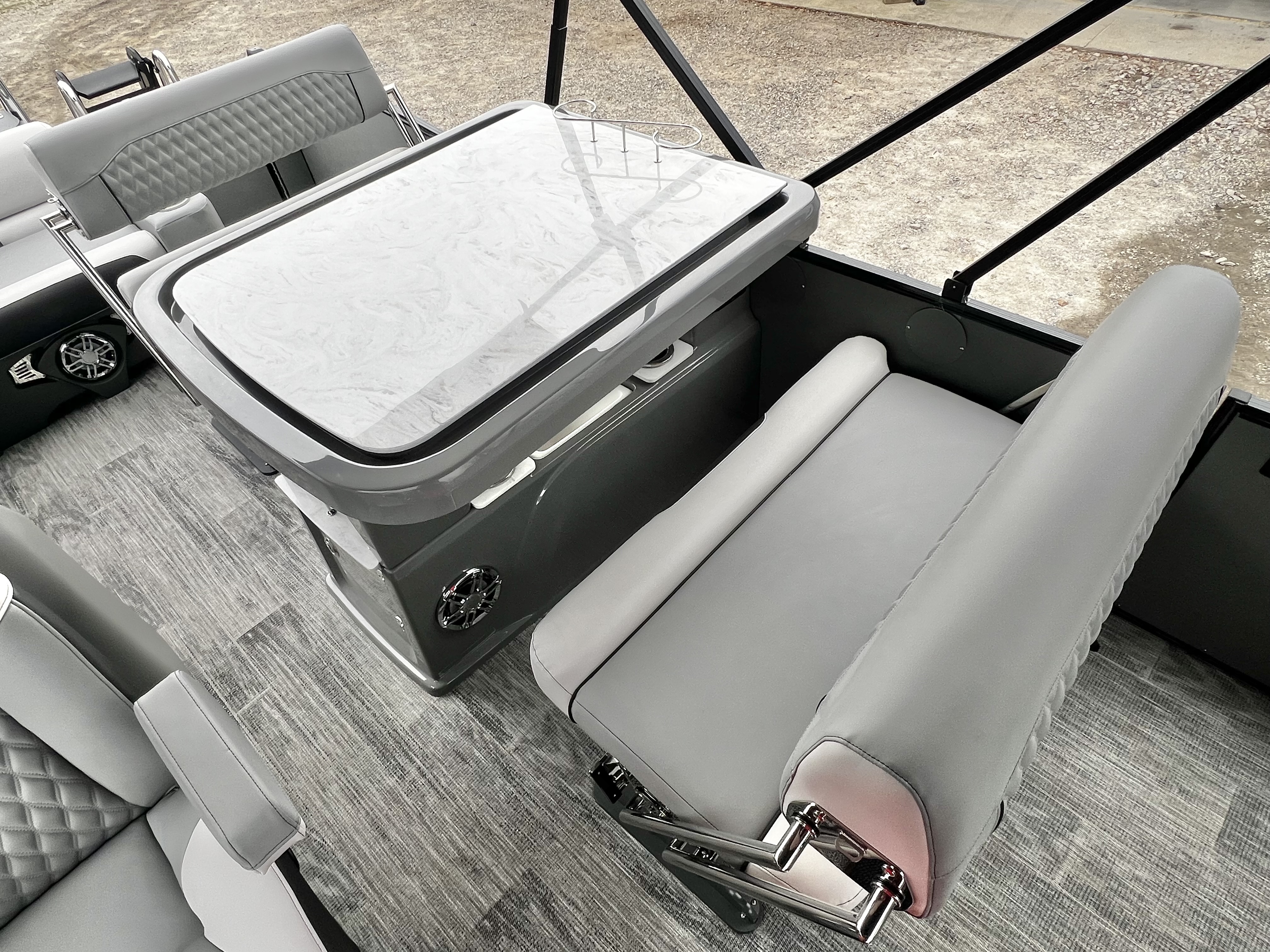 2026 Avalon Catalina 25' Entertainer Triple-Toon - IN STOCK - $109,467