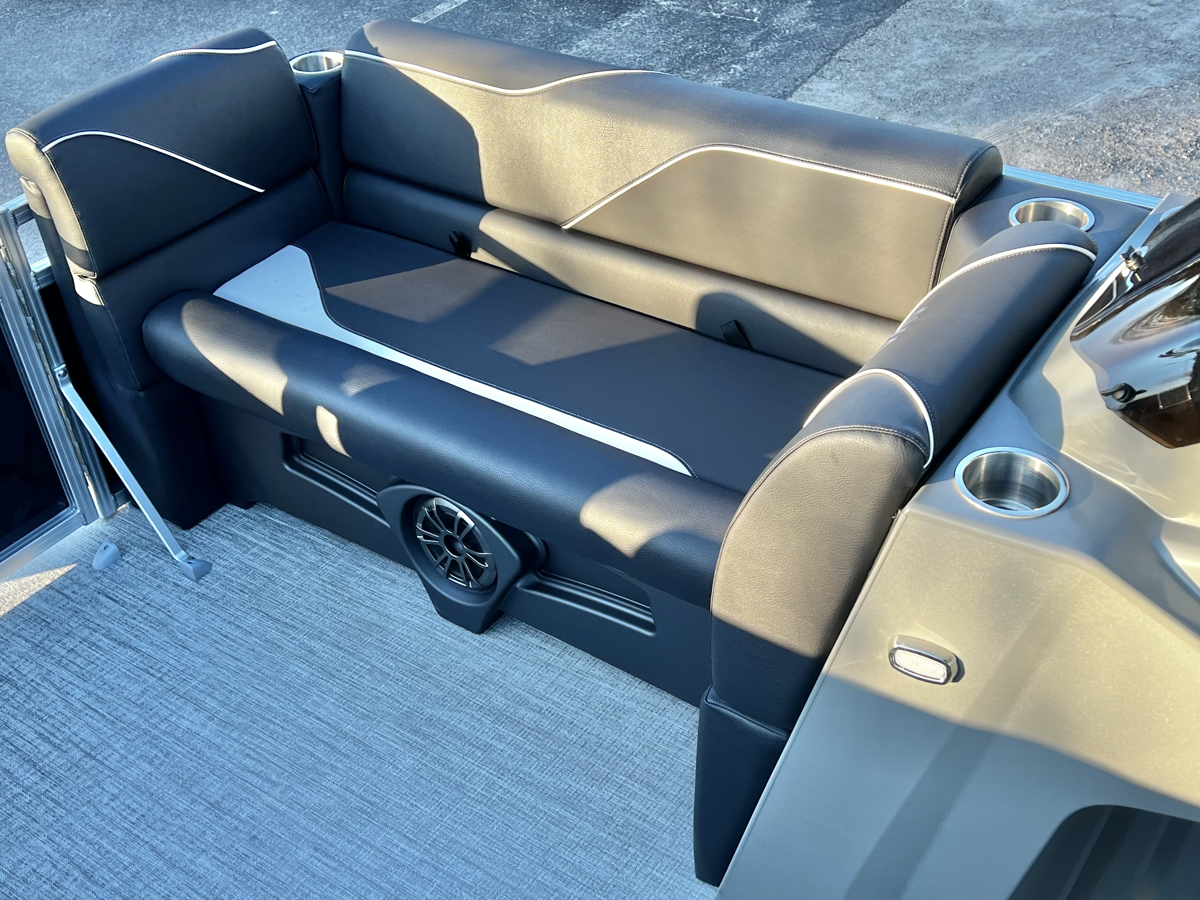 2026 Avalon Venture 21' Quad Lounge - IN STOCK - $44,405