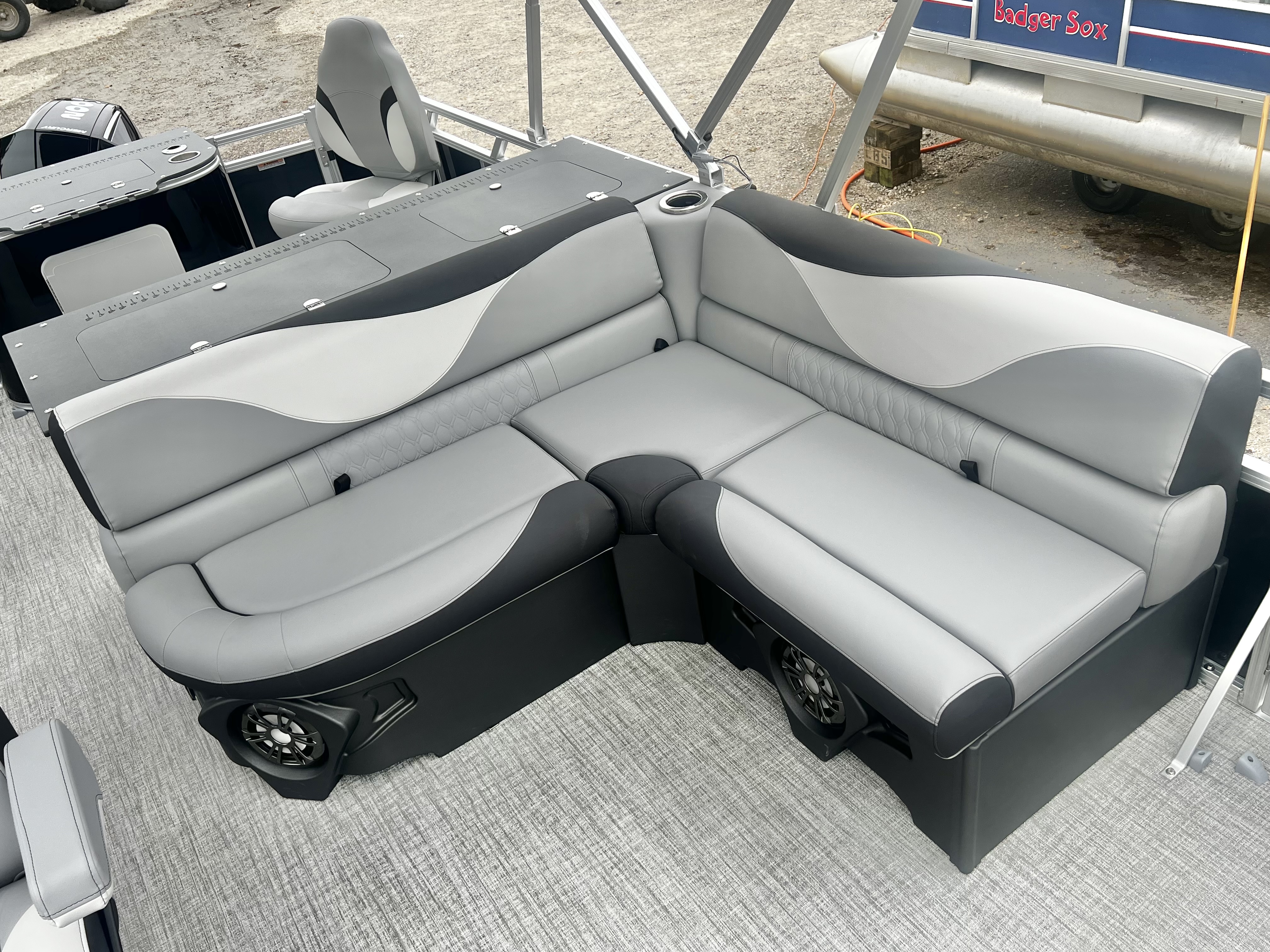 2026 Avalon Venture 85 23' Rear Fish Triple-Toon - IN STOCK