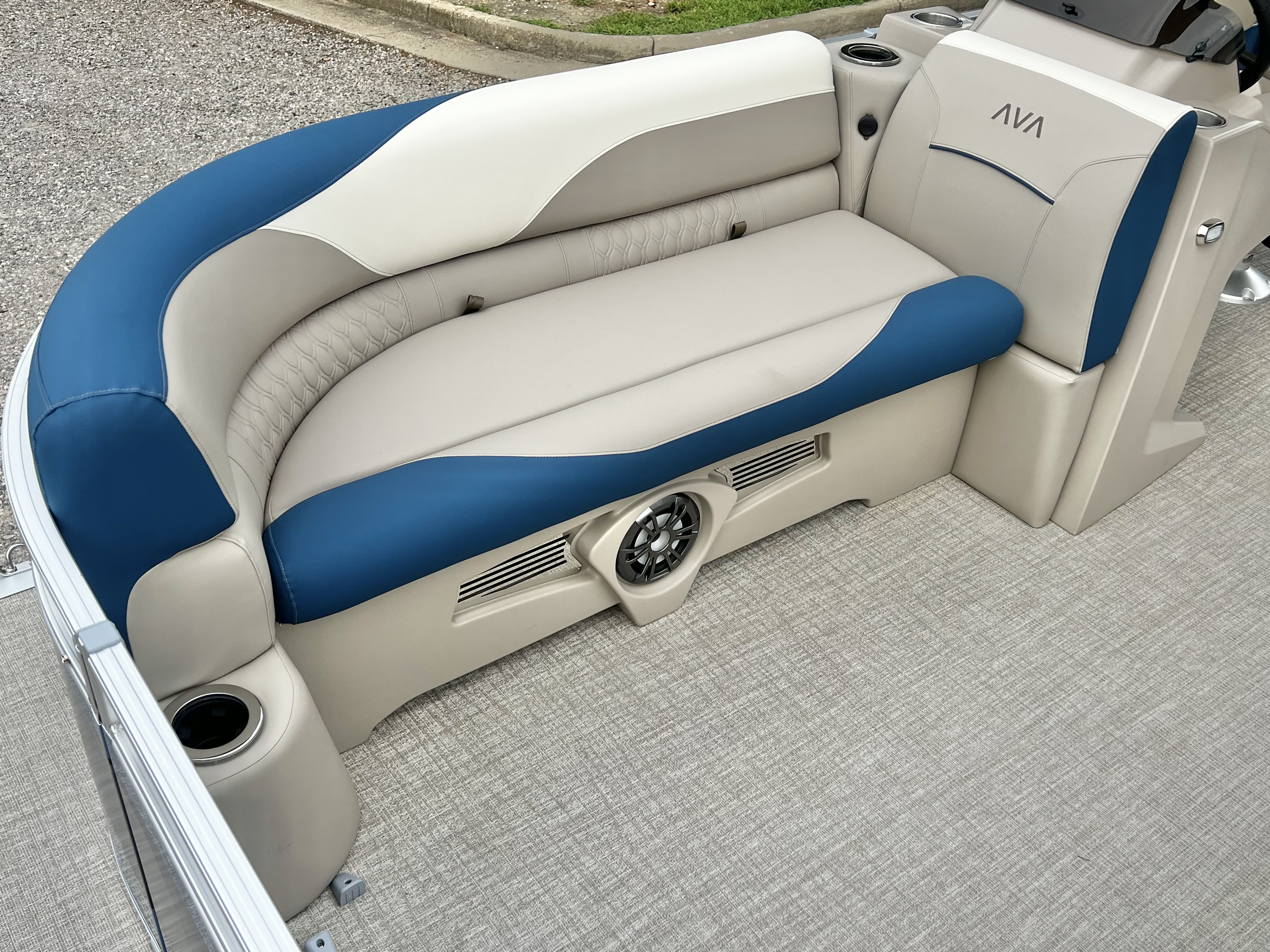 2027 Avalon Venture 85 23' Versatile Rear Bench Triple-Toon
