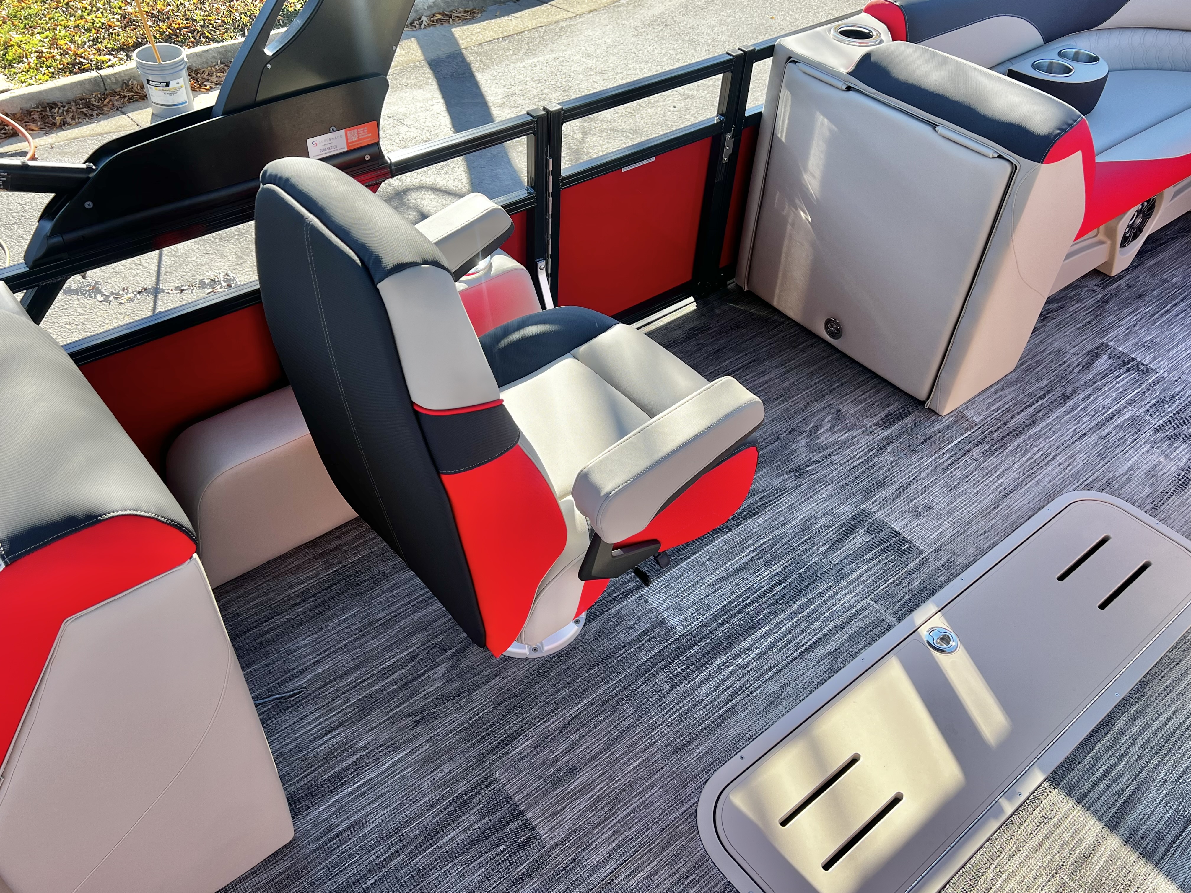 2026 Avalon Venture 85 23' Quad Lounge Triple-Toon - IN STOCK