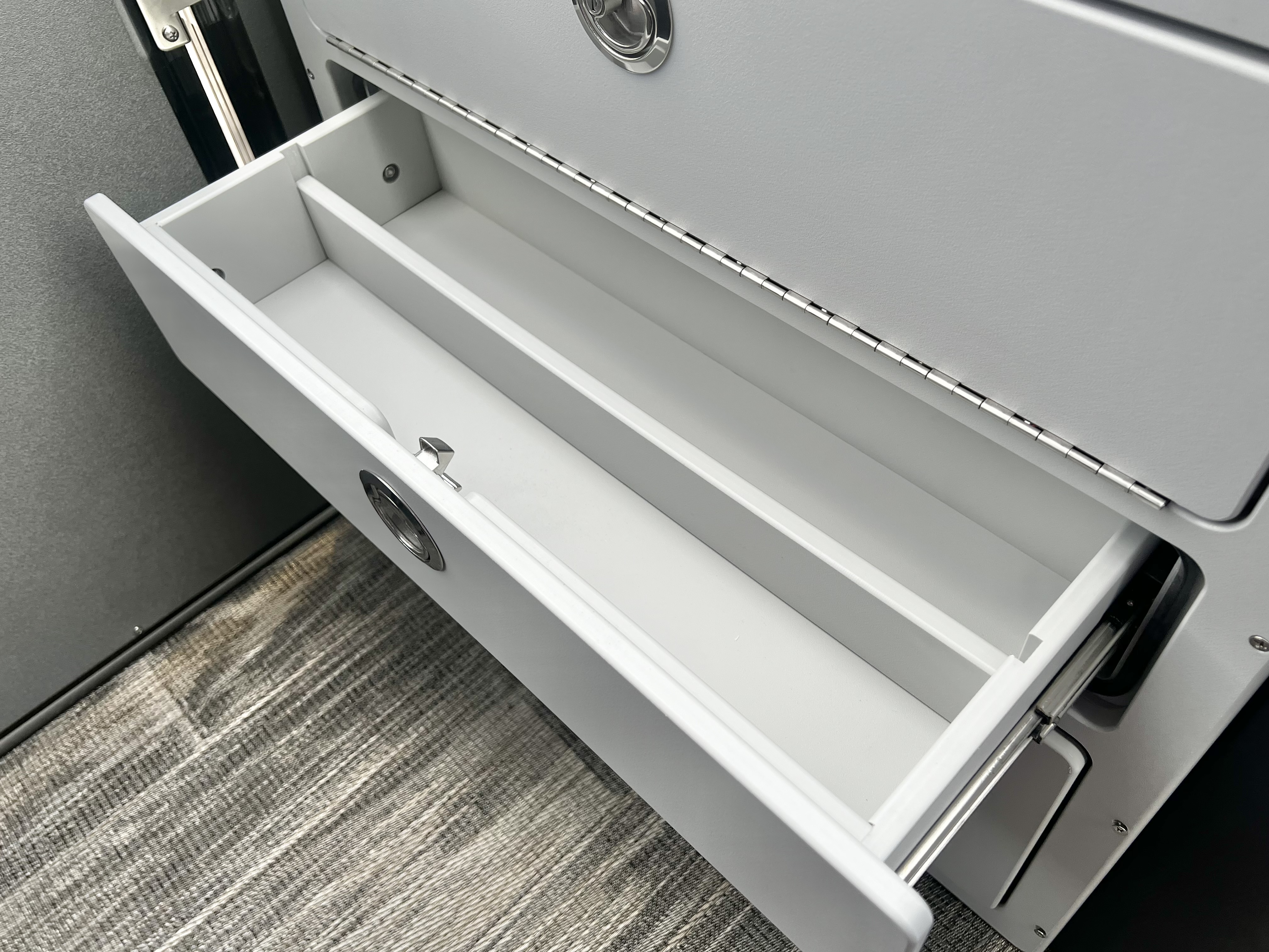 2026 Avalon Excalibur LTD 25' Flex Lounge Triple-Toon - IN STOCK - $154,718