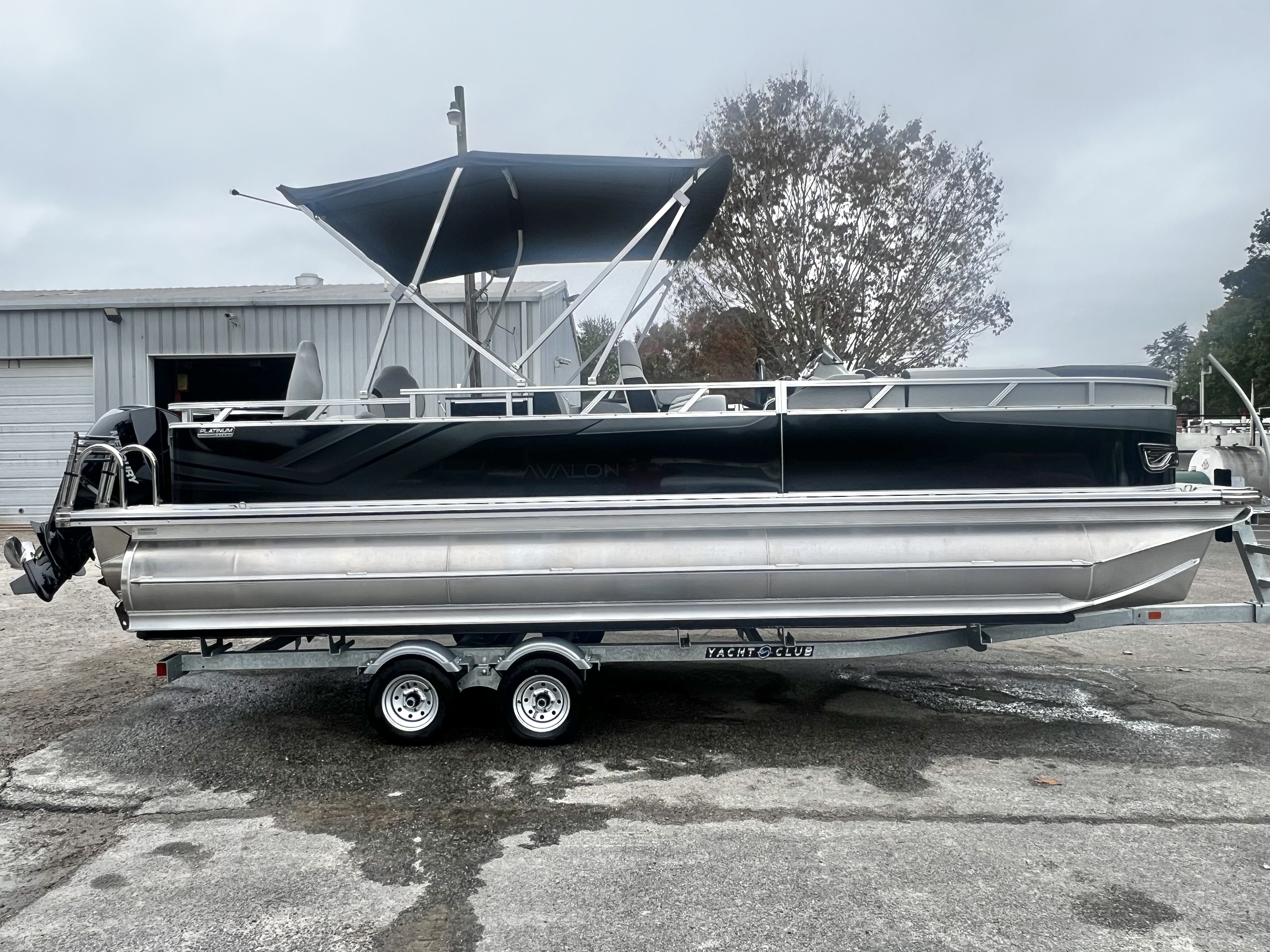 2026 Avalon Venture 85 23' Rear Fish Triple-Toon - IN STOCK