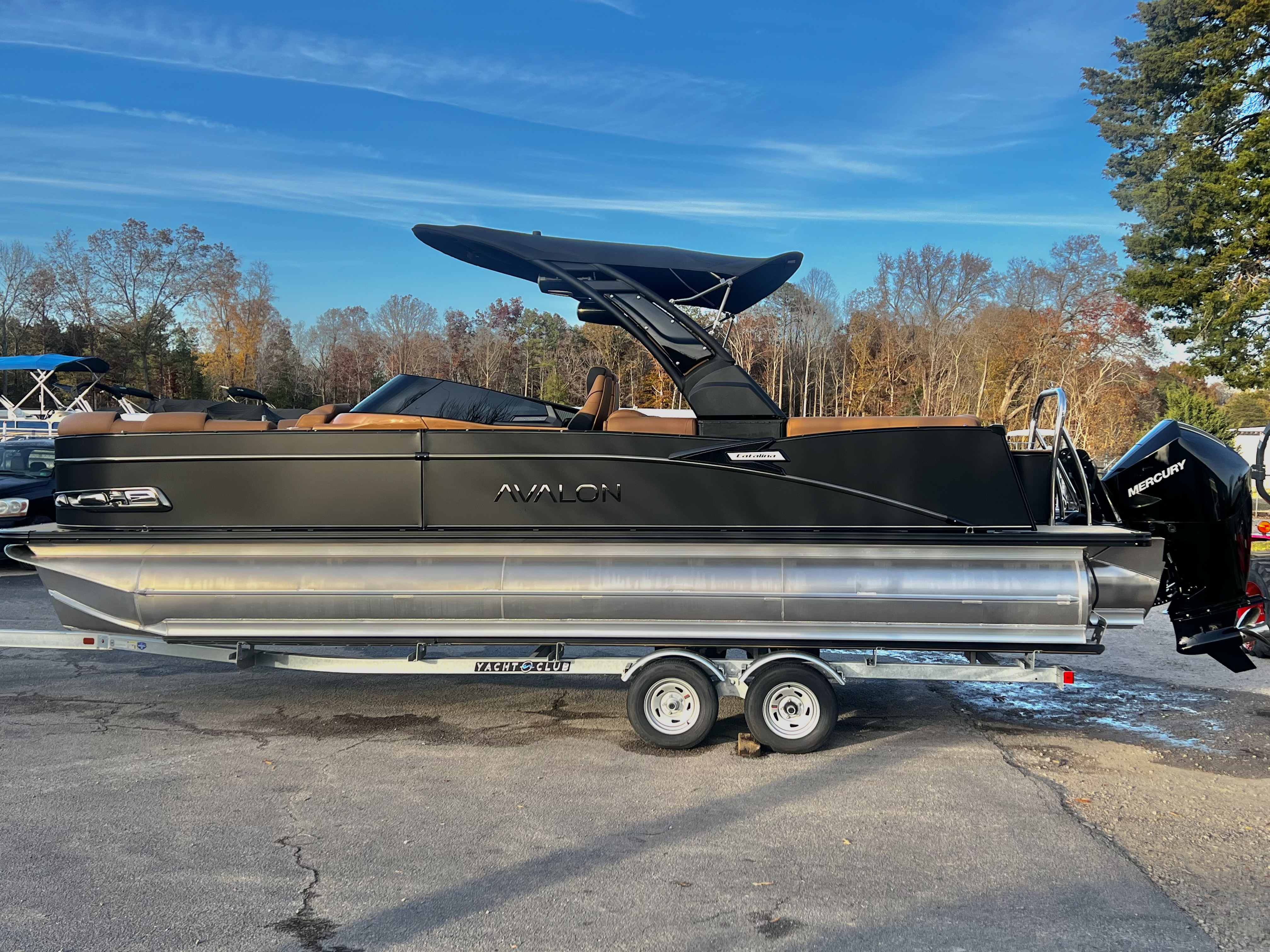 2026 Avalon Catalina 25' Quad Lounge Windshield Triple-Toon - IN STOCK - $123,990