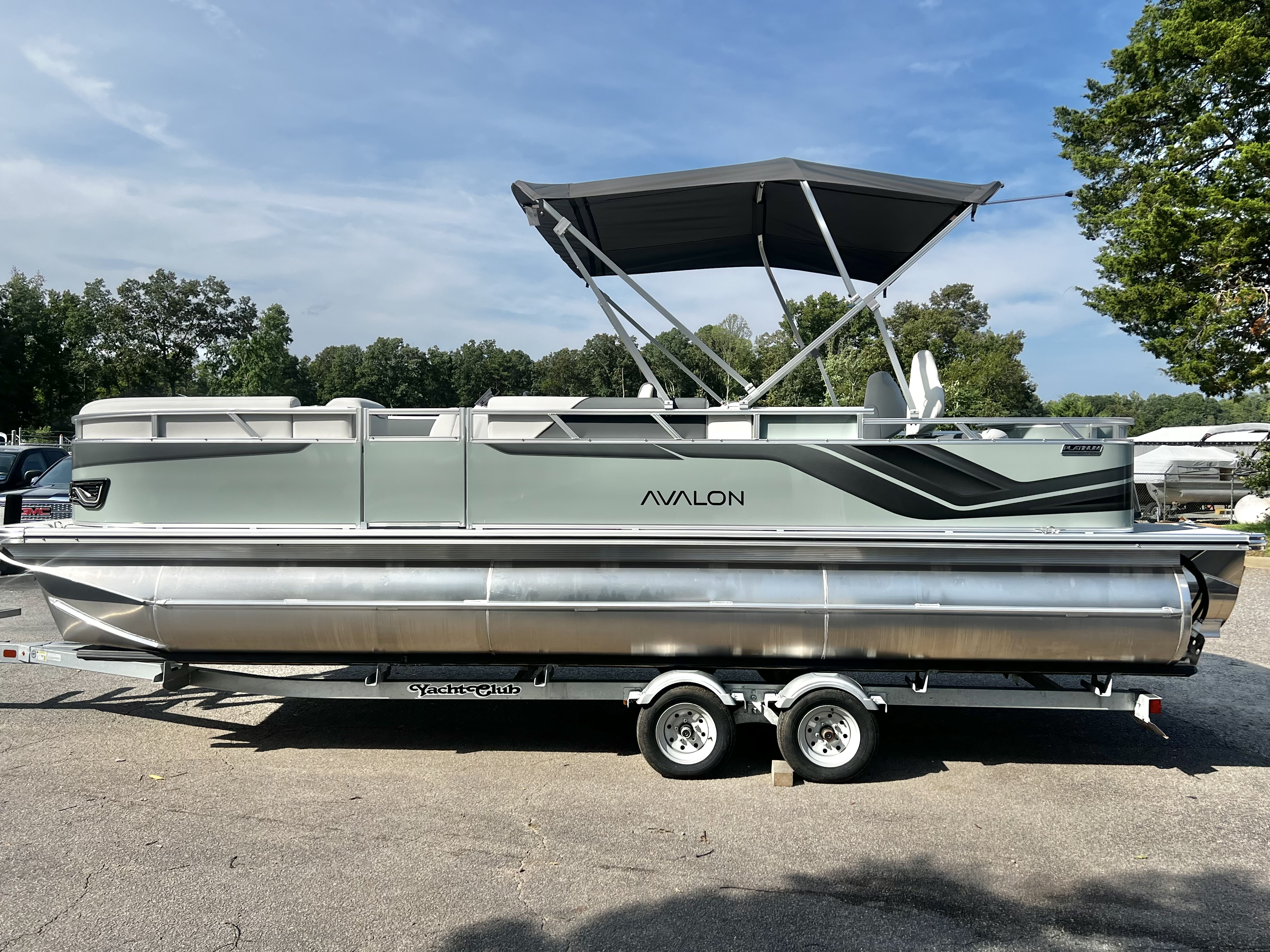 2027 Avalon Venture 85 23' Rear Fish Triple-Toon