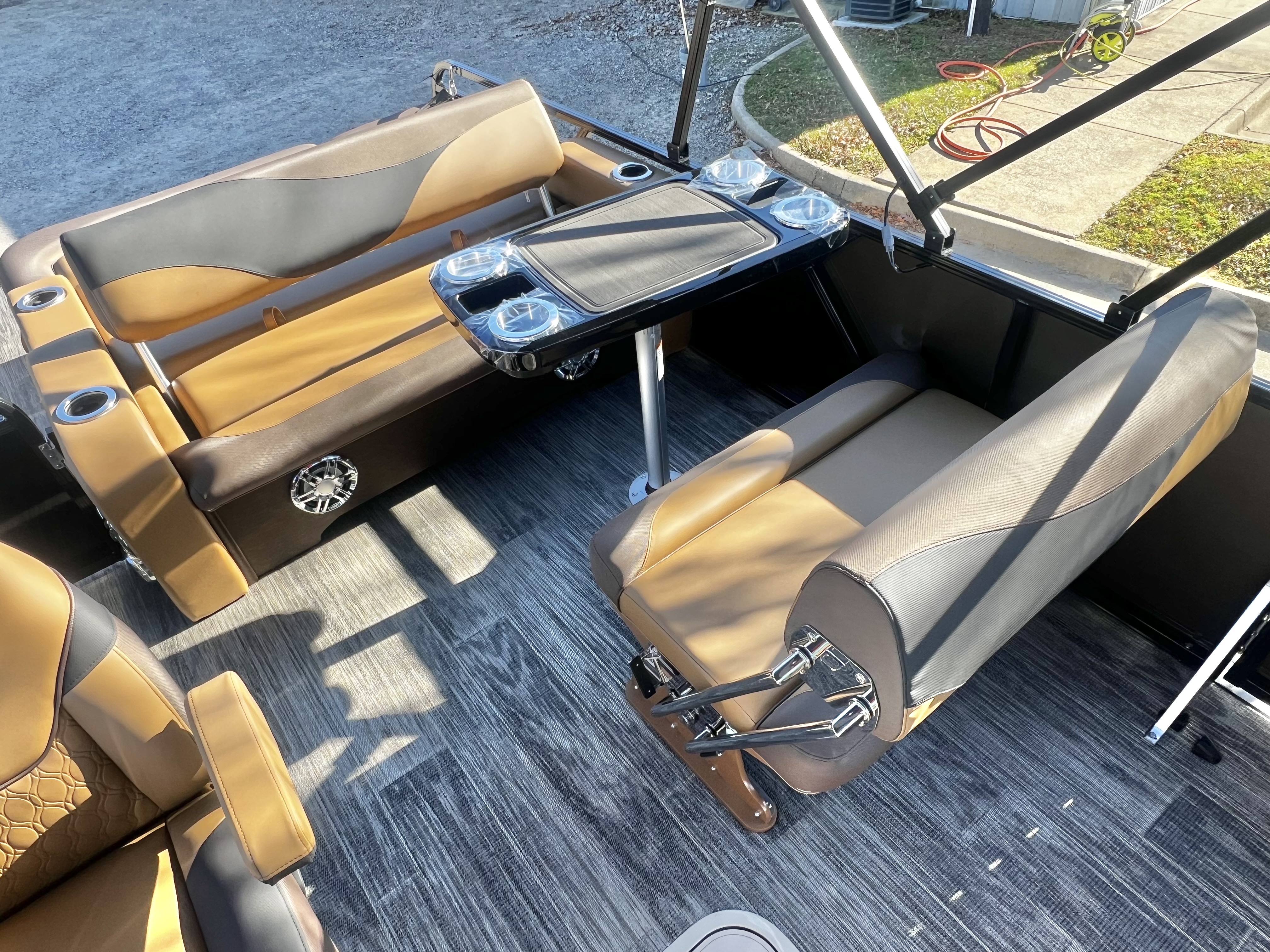 2026 Avalon LSZ 23' Entertainer Triple-Toon - IN STOCK - $70,458