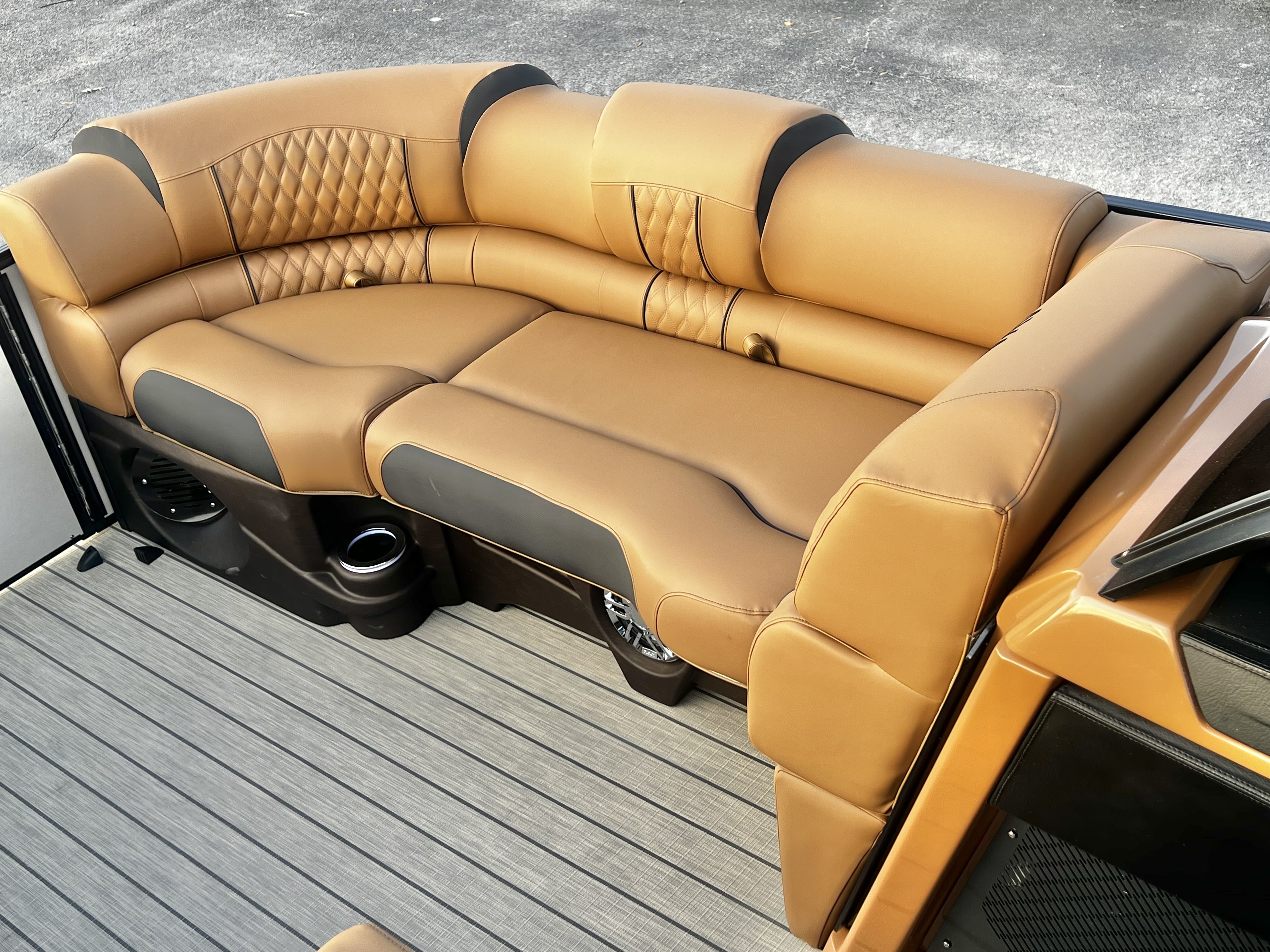 2026 Avalon Catalina 25' Quad Lounge Windshield Triple-Toon - IN STOCK - $123,990