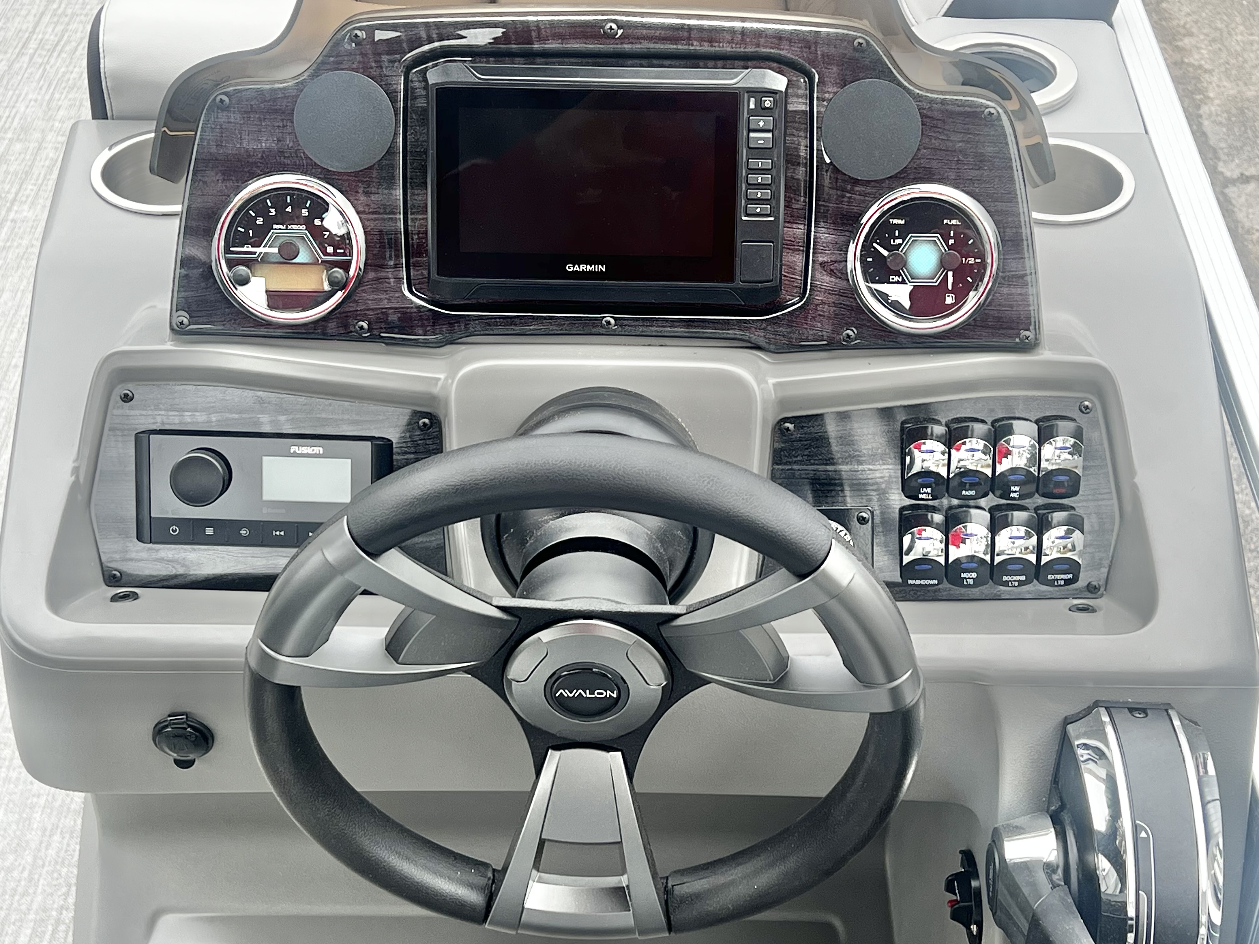 2026 Avalon Venture 85 23' Rear Fish Triple-Toon - IN STOCK