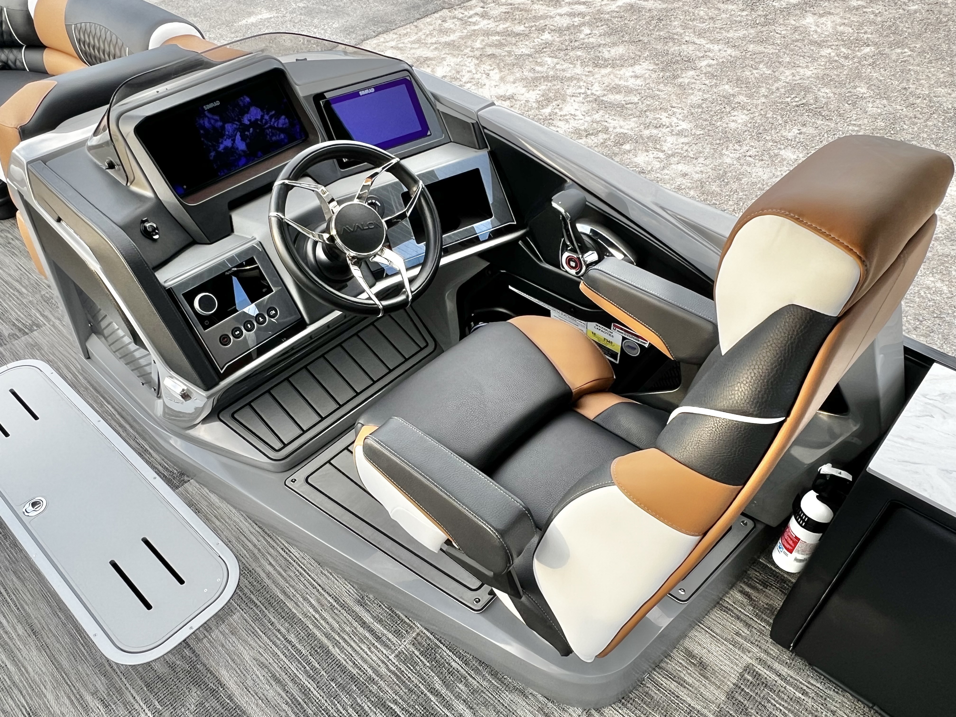 2026 Avalon Excalibur LTD 25' Flex Lounge Triple-Toon - IN STOCK - $154,718