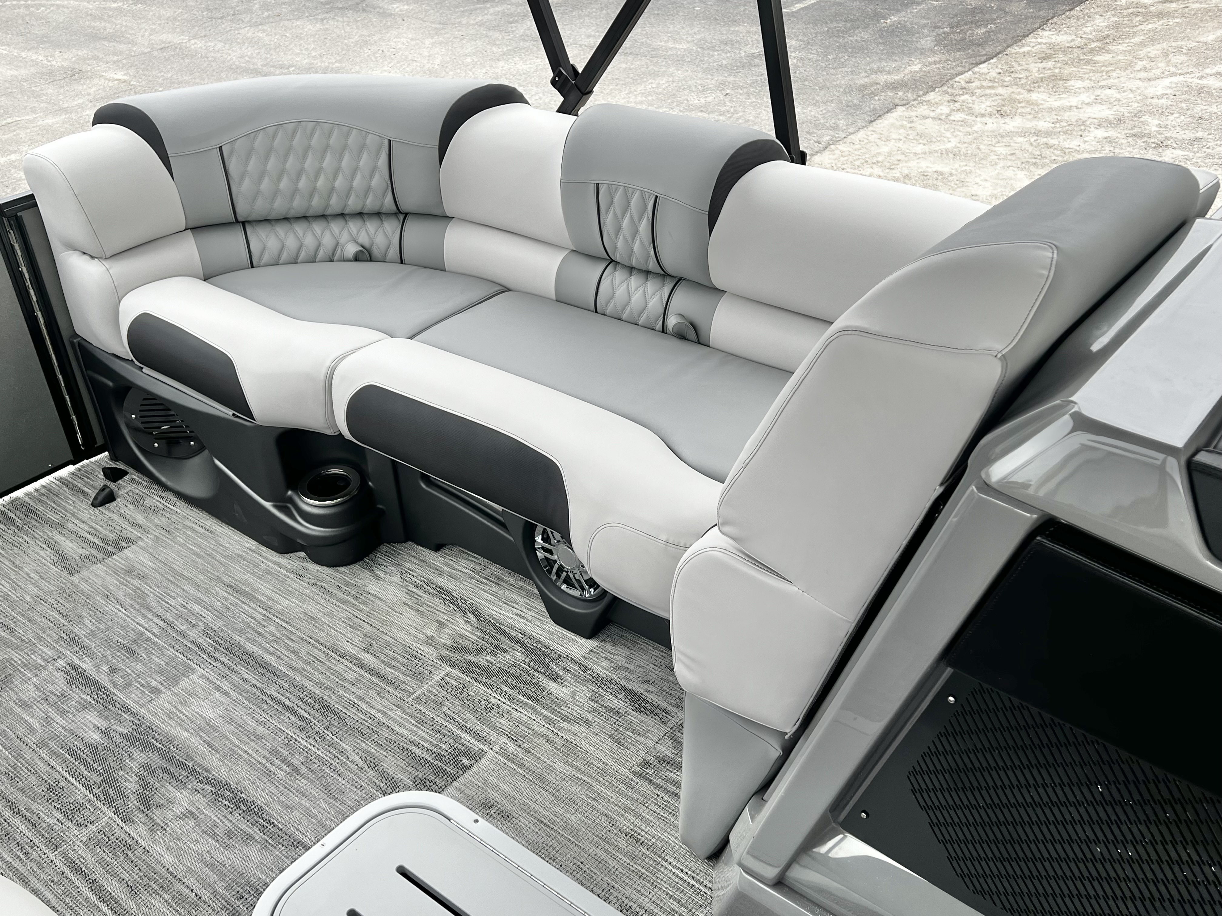 2026 Avalon Catalina 25' Entertainer Triple-Toon - IN STOCK - $109,467